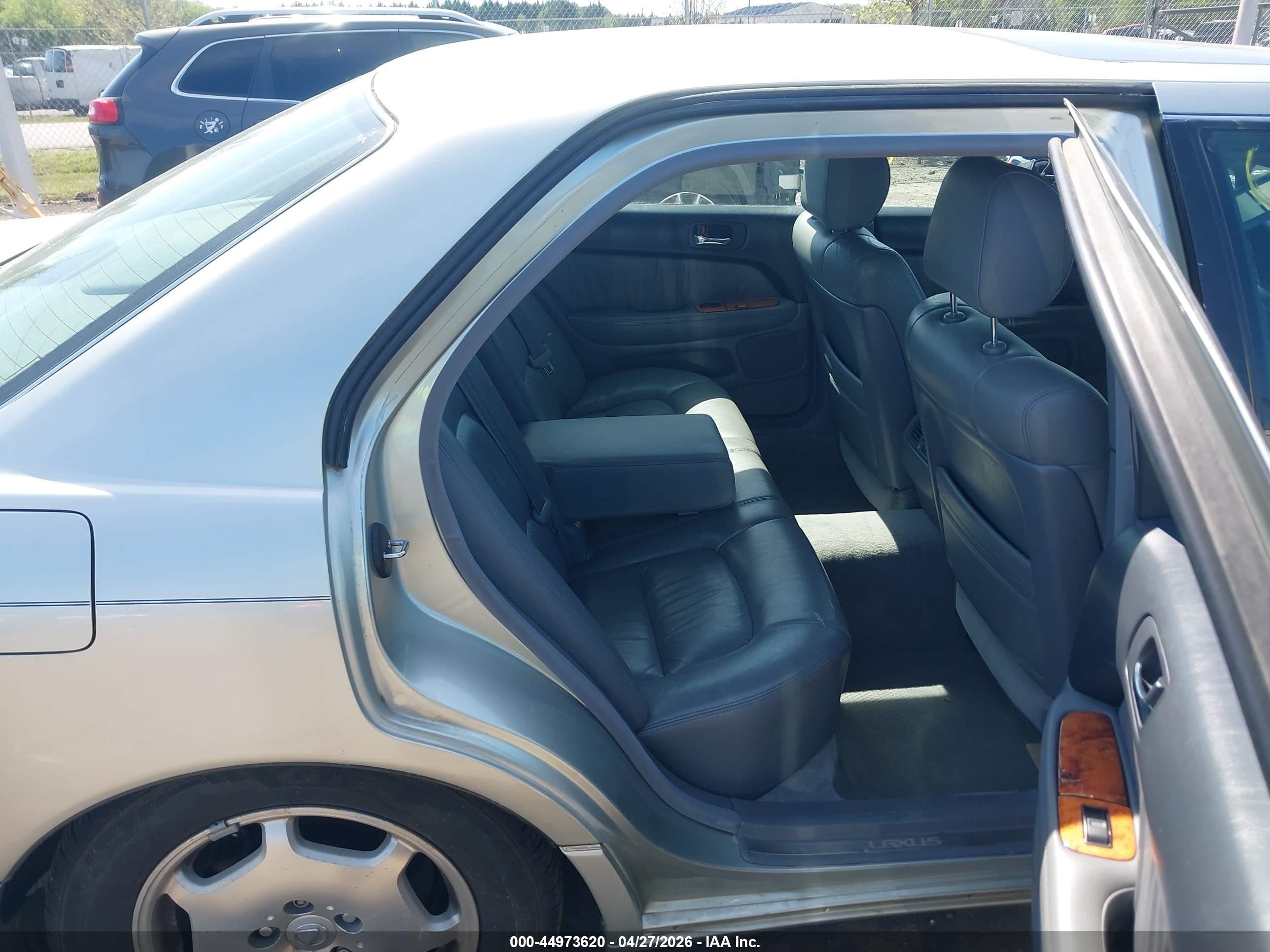 2000 Lexus Ls 400   Silver vin: JT8BH28F9Y0181583