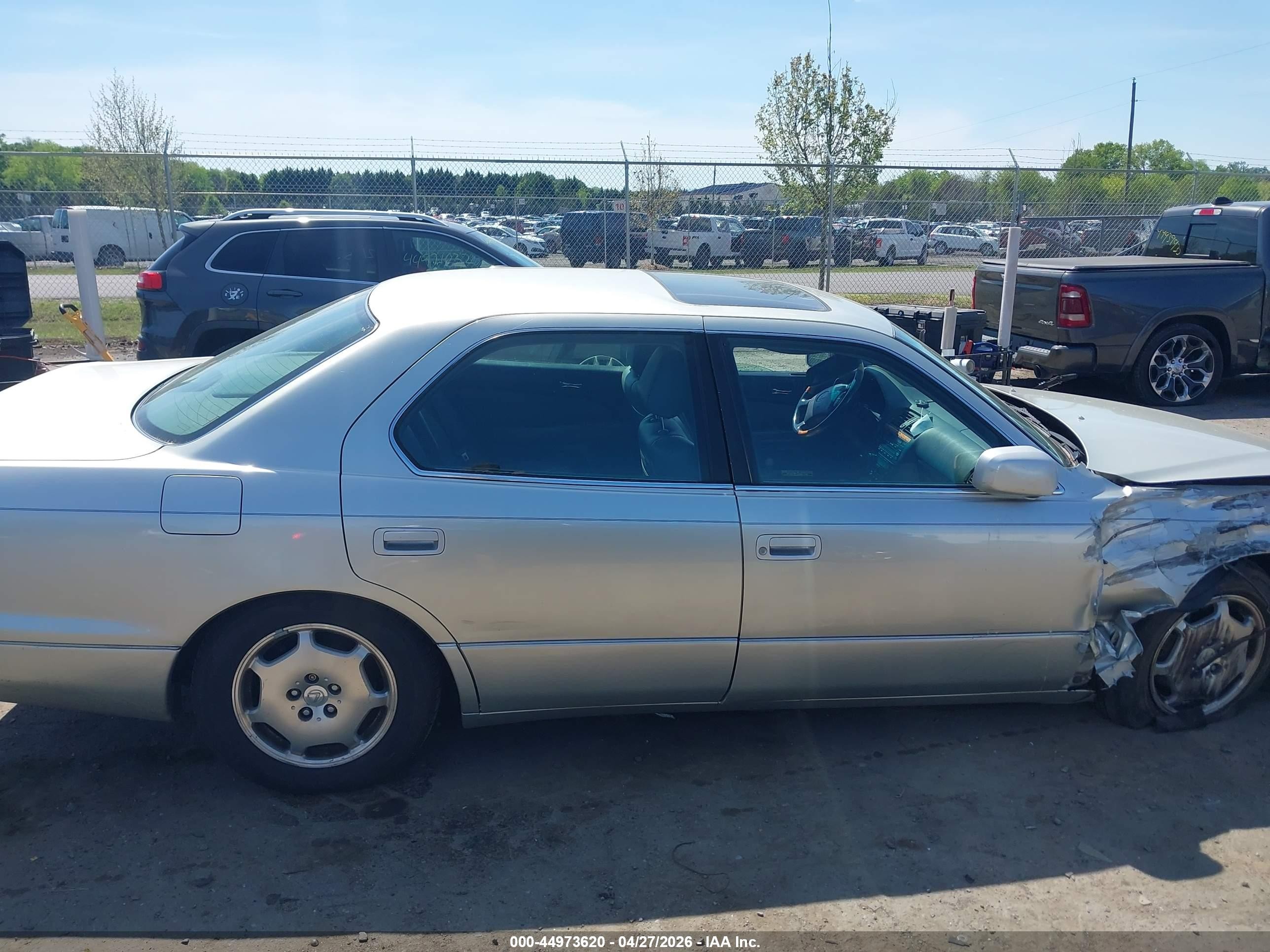 2000 Lexus Ls 400   Silver vin: JT8BH28F9Y0181583