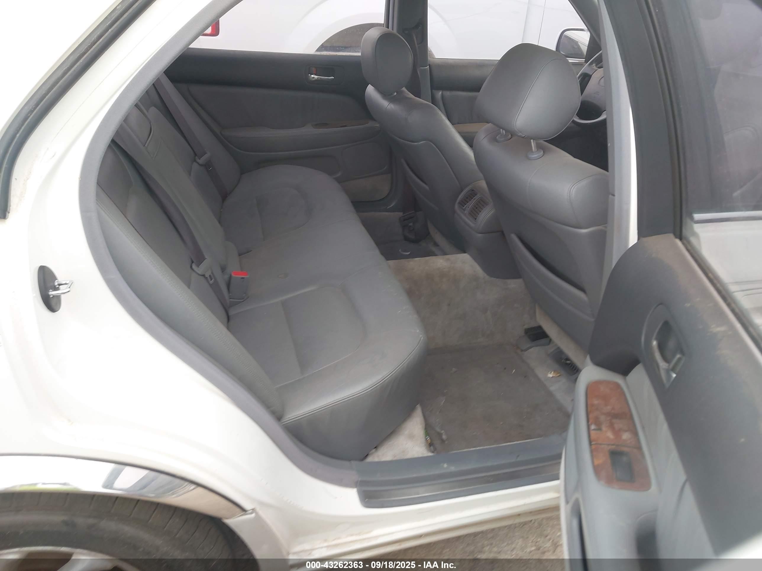 1997 Lexus Ls 400   White vin: JT8BH28FXV0083237