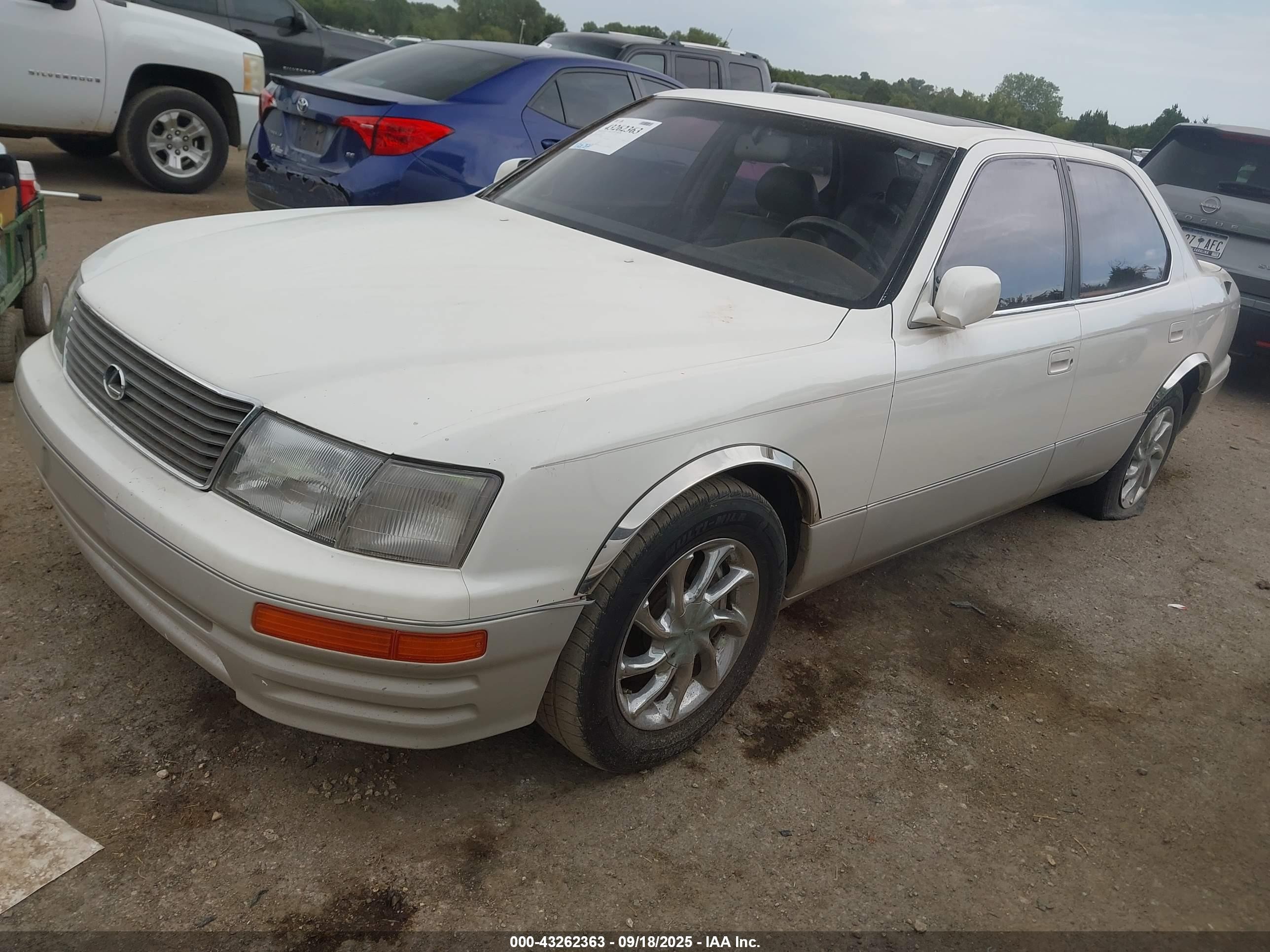 1997 Lexus Ls 400   White vin: JT8BH28FXV0083237
