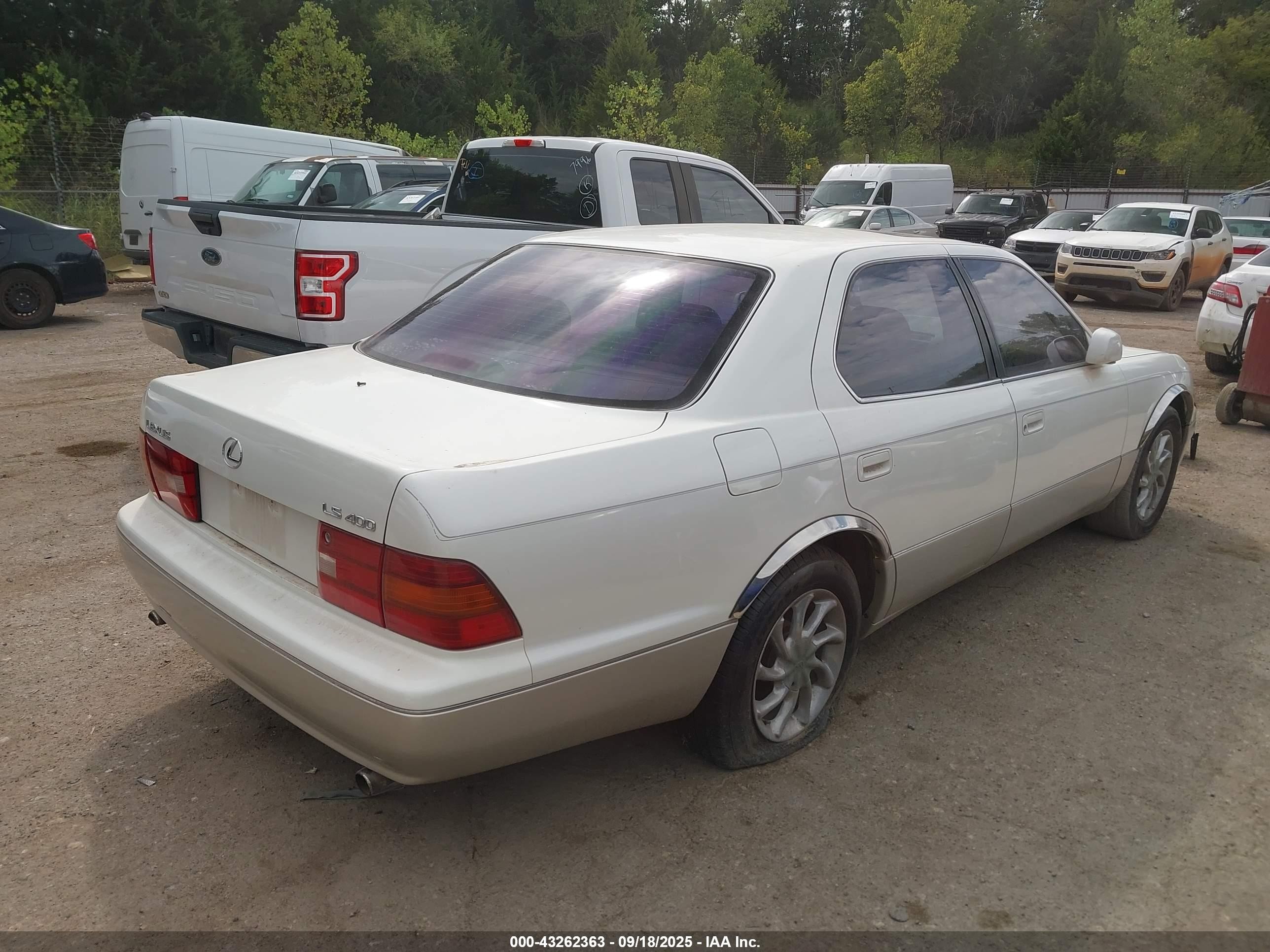 1997 Lexus Ls 400   White vin: JT8BH28FXV0083237