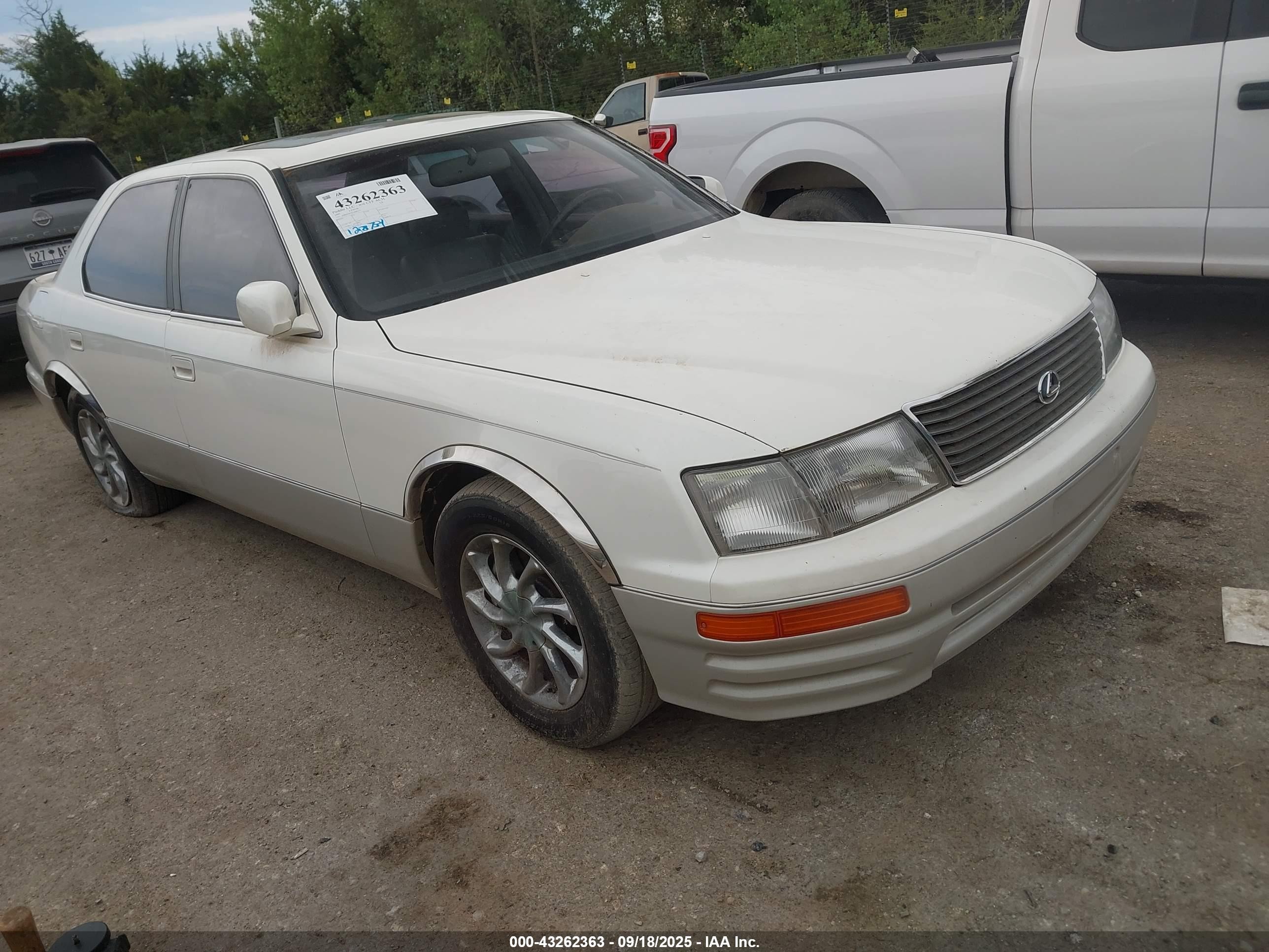 1997 Lexus Ls 400   White vin: JT8BH28FXV0083237