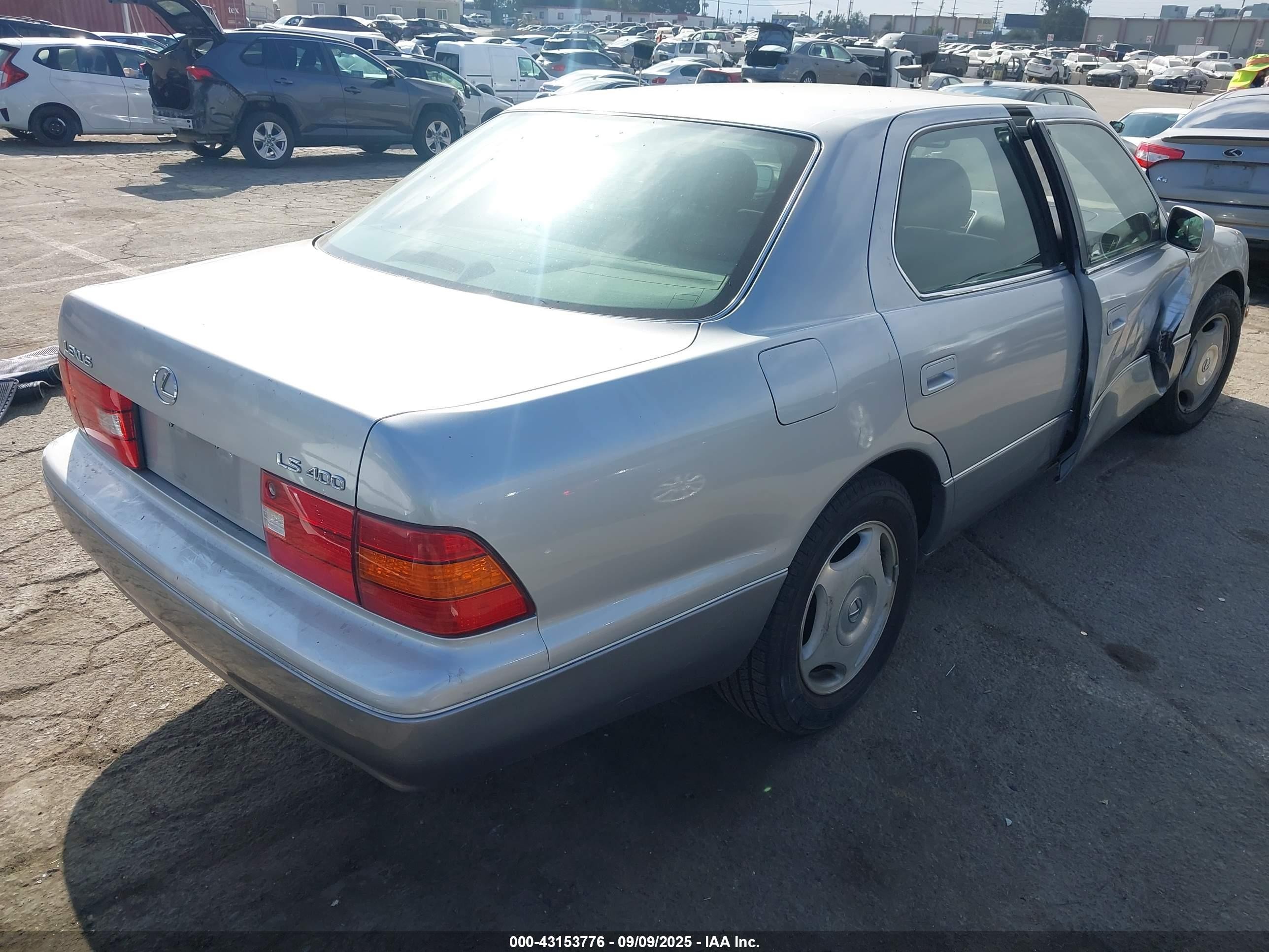 1999 Lexus Ls 400   Silver vin: JT8BH28FXX0146159