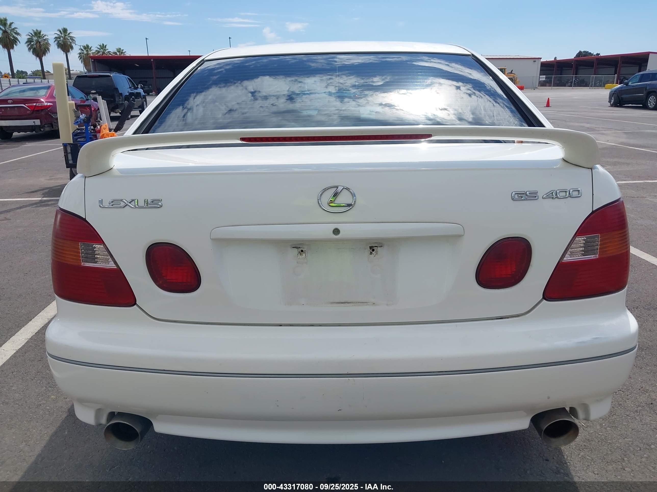 1998 Lexus Gs 400   White vin: JT8BH68X7W0012160