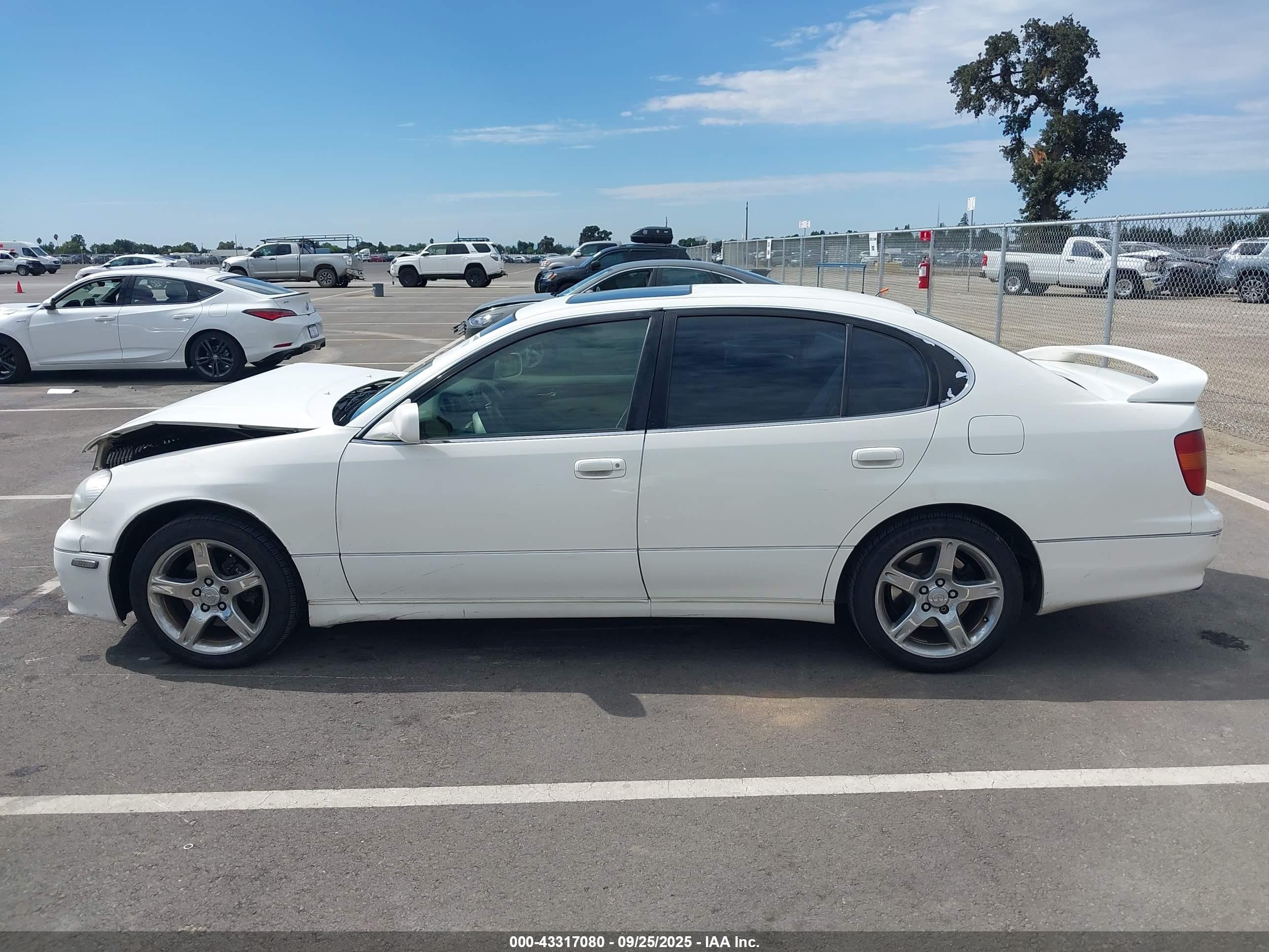 1998 Lexus Gs 400   White vin: JT8BH68X7W0012160