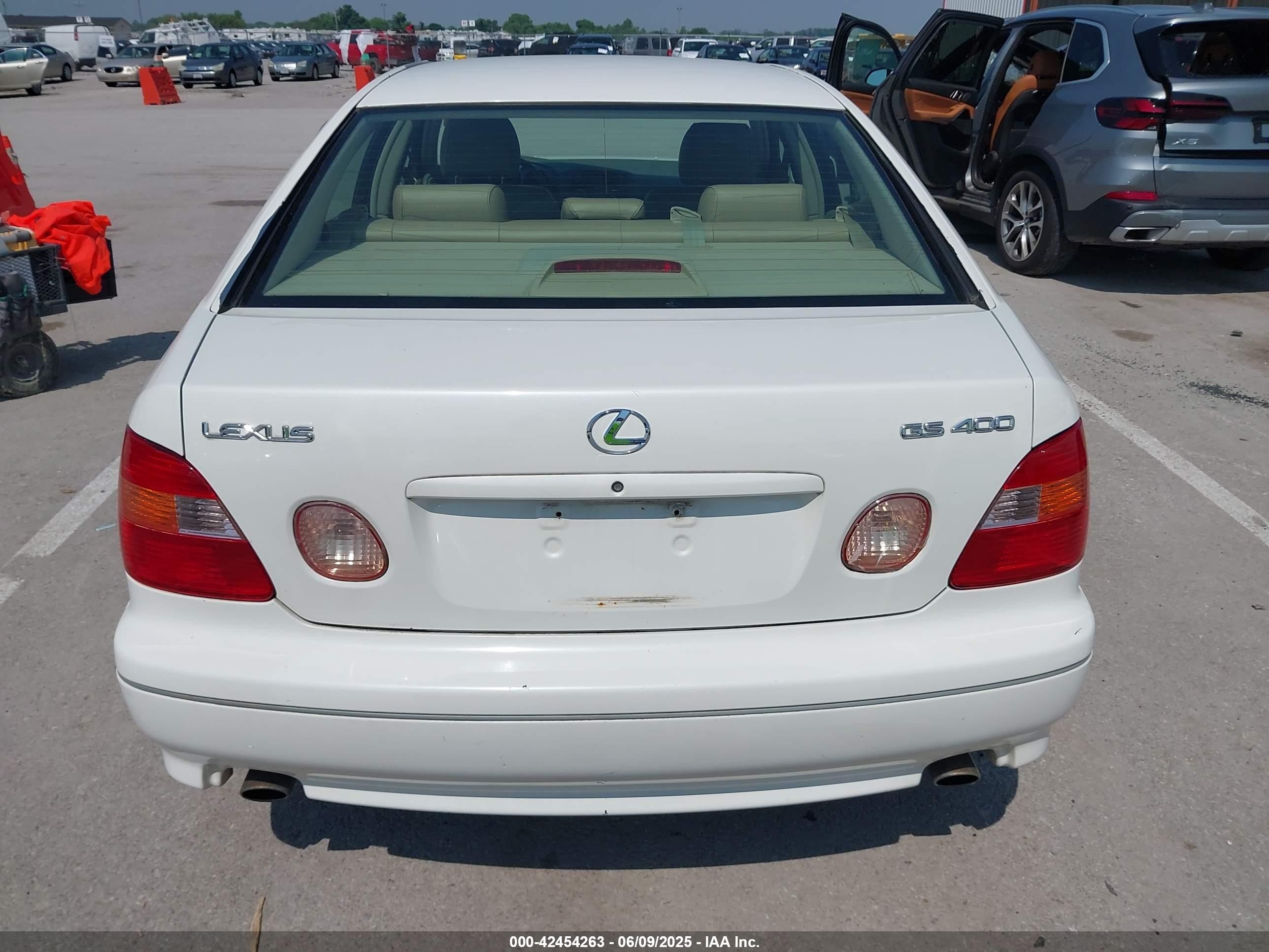 1998 Lexus Gs 400   White vin: JT8BH68X9W0011432