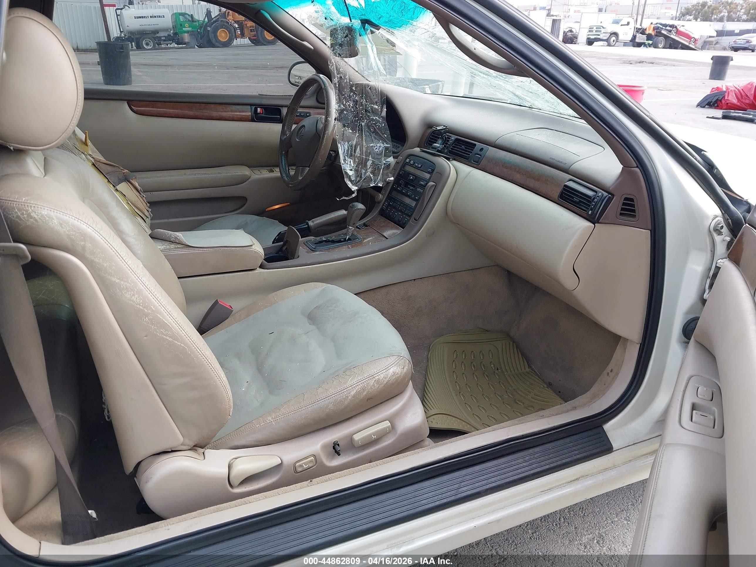 1999 Lexus Sc 300   Белый vin: JT8CD32Z2X1005945