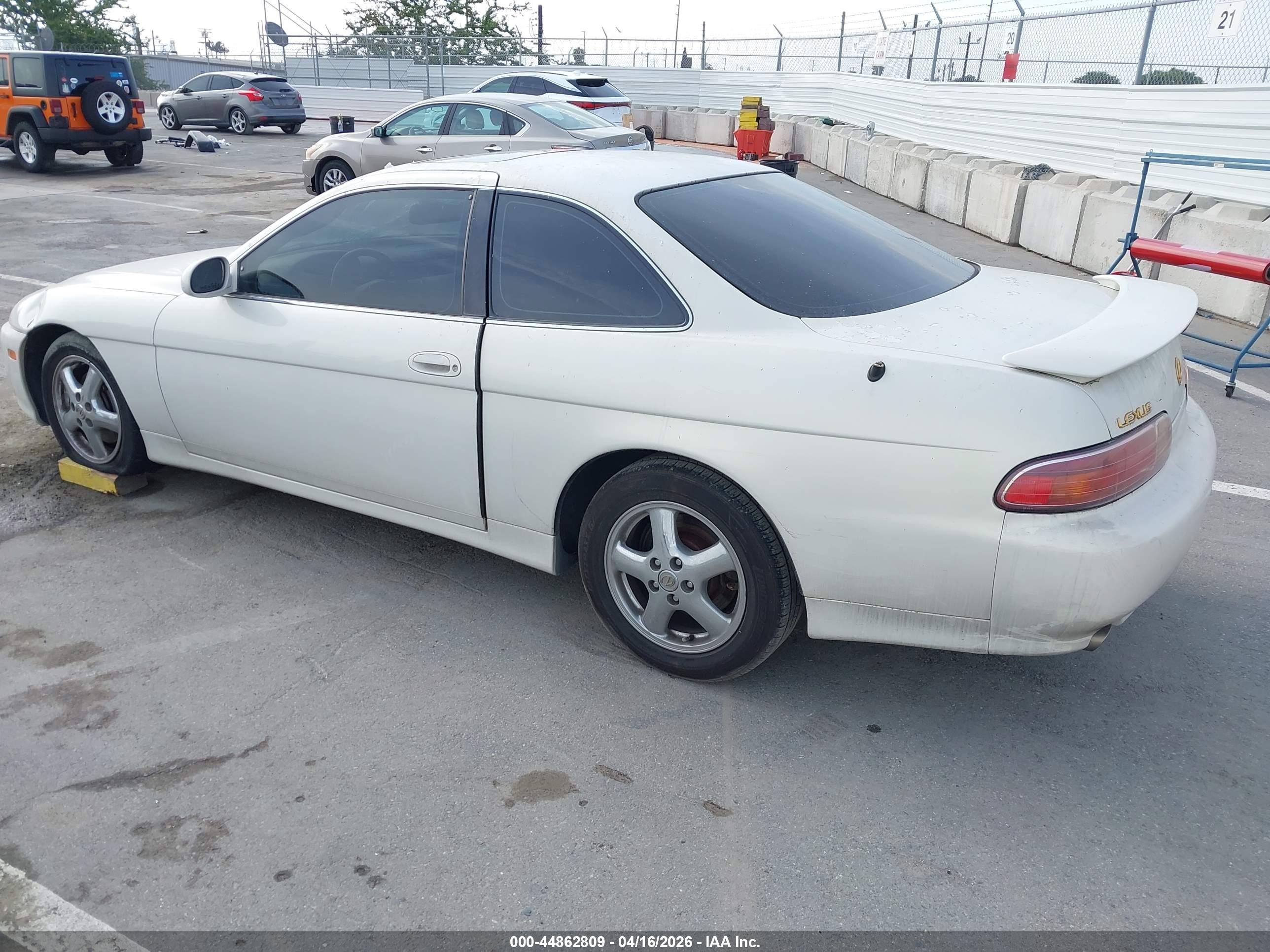 1999 Lexus Sc 300   Белый vin: JT8CD32Z2X1005945