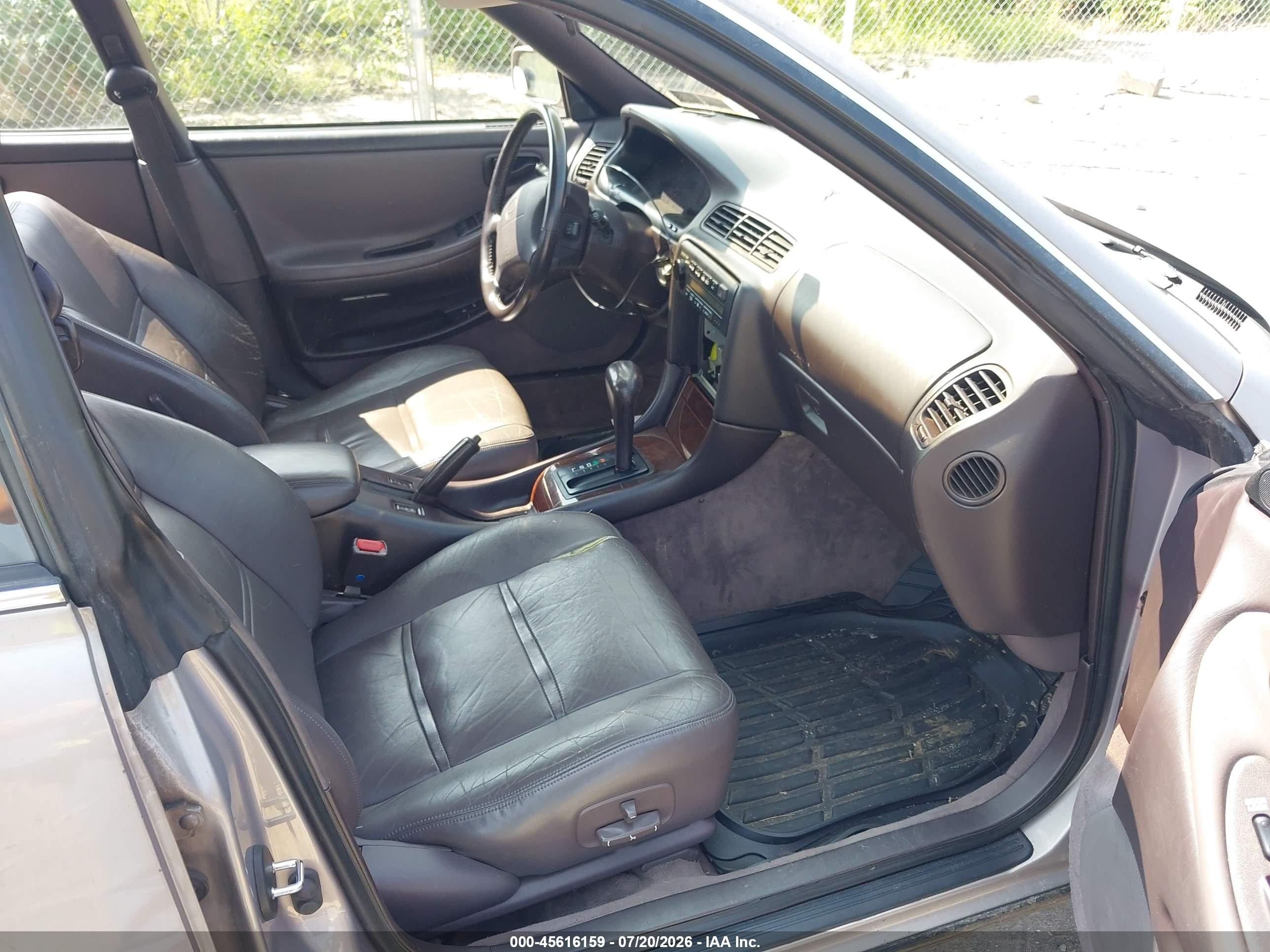 1994 Lexus Es 300 Silver vin: JT8GK13TXR0055913