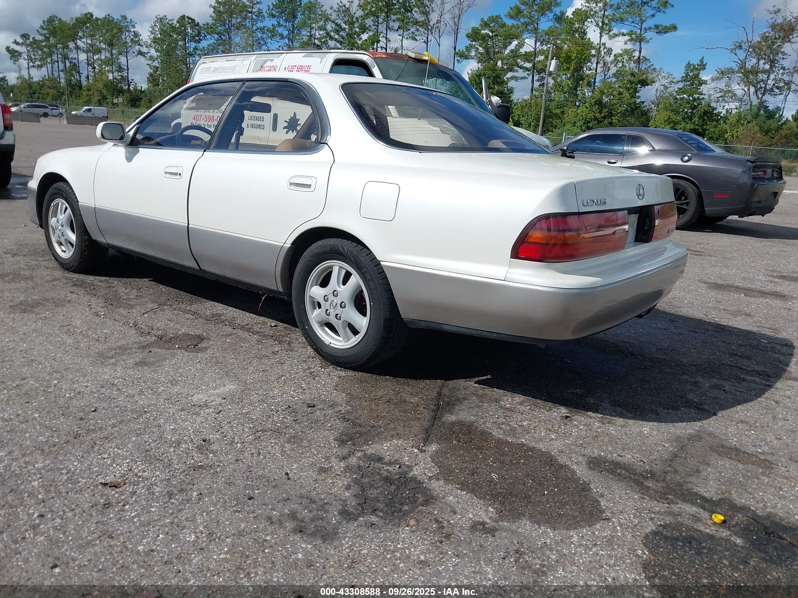 1992 Lexus Es 300 White vin: JT8VK13T2N0024155