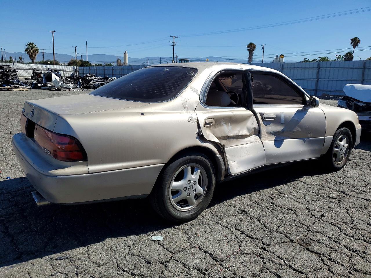1993 Lexus Es 300 Gold vin: JT8VK13T6P0226340