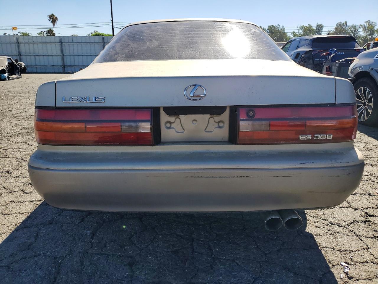 1993 Lexus Es 300 Gold vin: JT8VK13T6P0226340