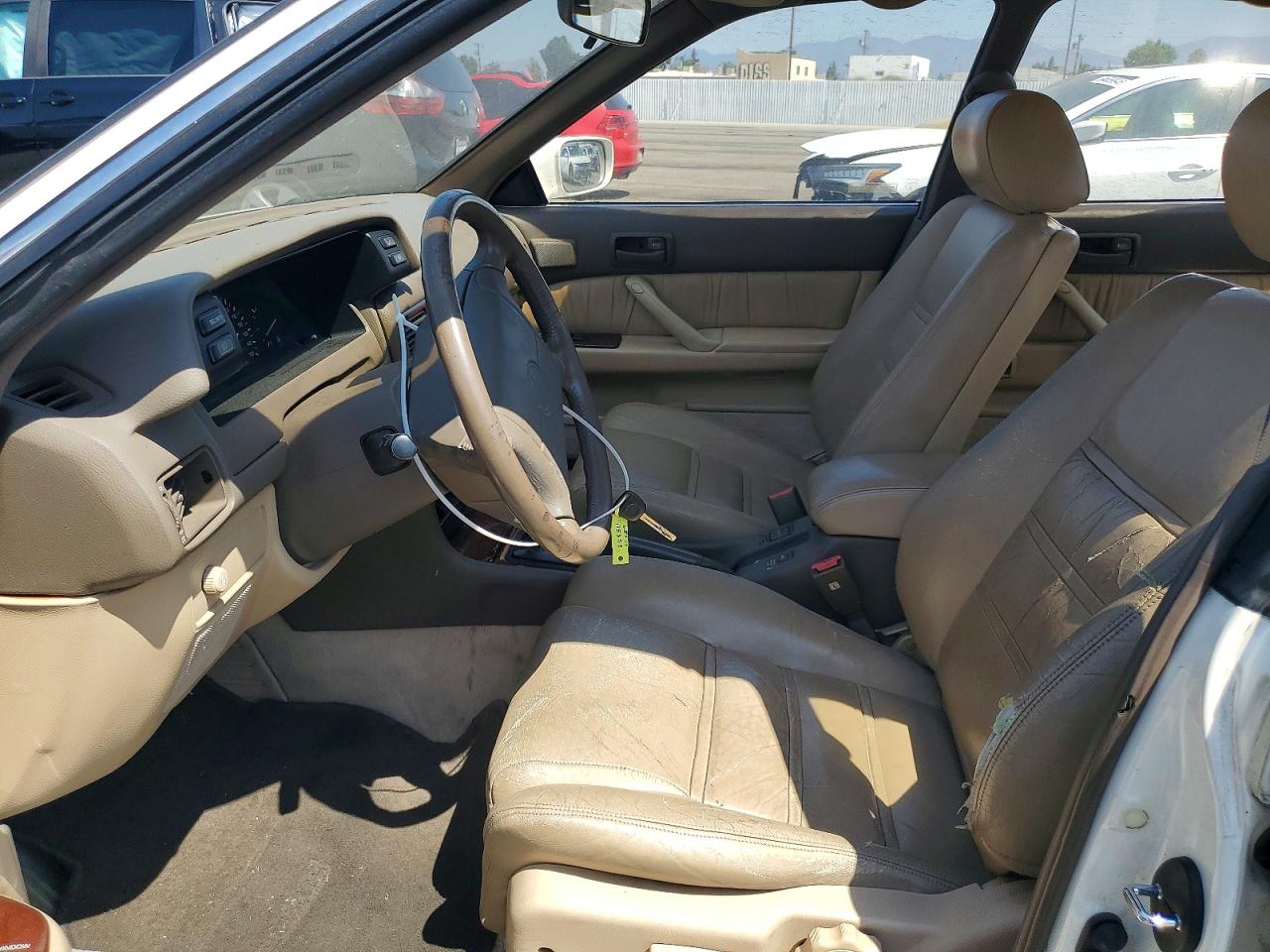 1990 Lexus Es 250 Base White vin: JT8VV22T7L0115353