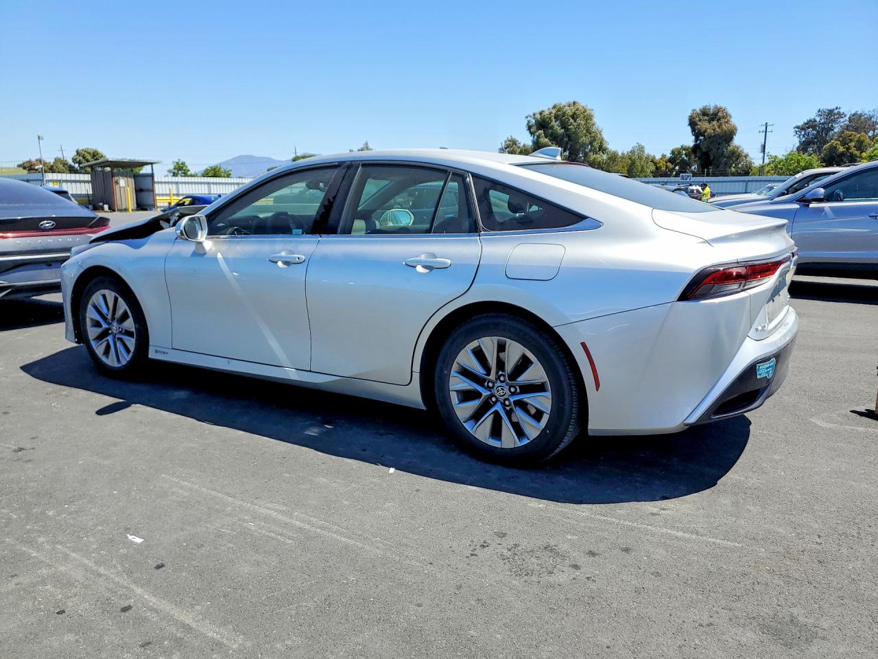 2024 Toyota Mirai Xle Silver vin: JTDAAAAAXRA011870