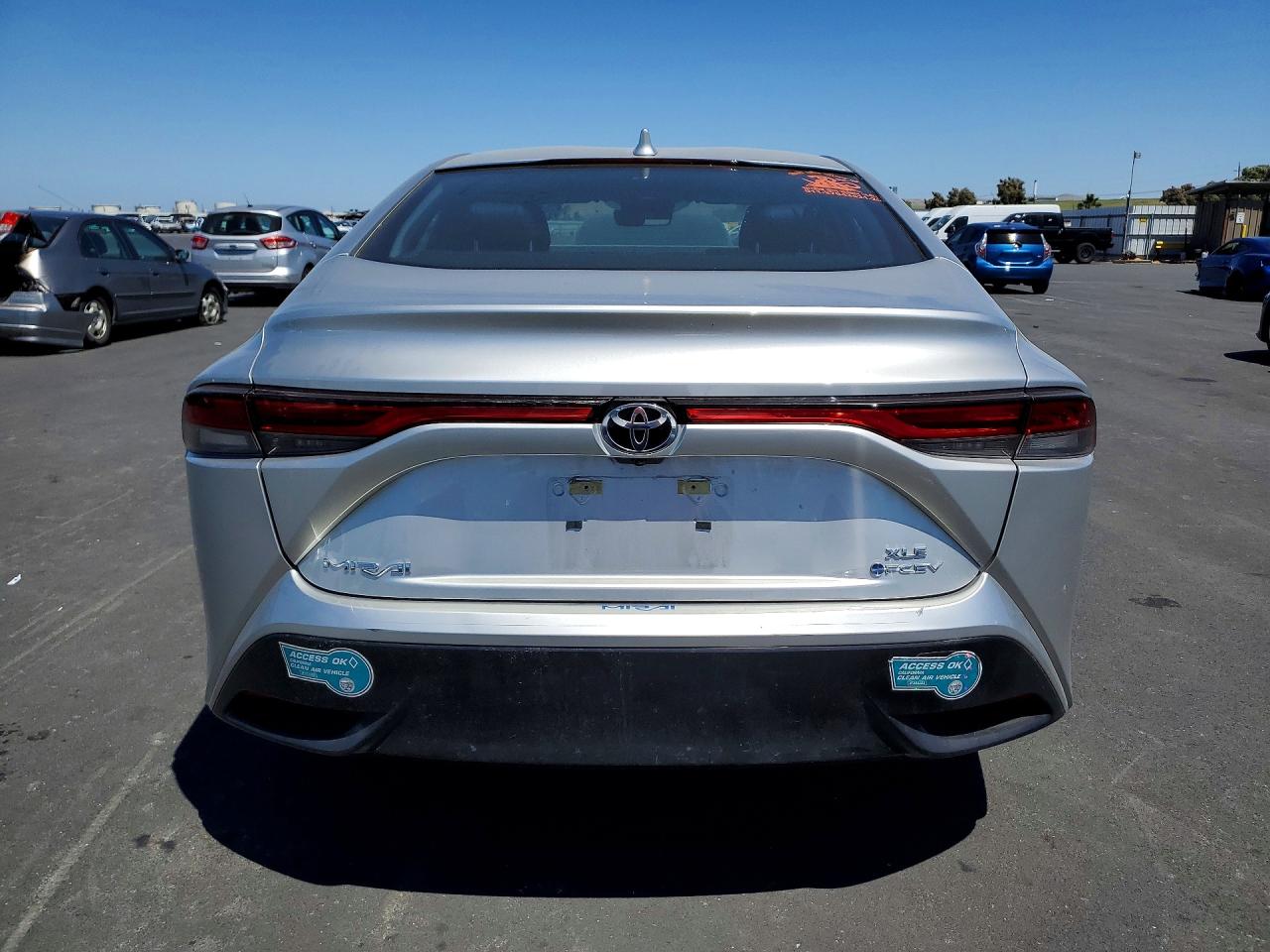 2024 Toyota Mirai Xle Silver vin: JTDAAAAAXRA011870