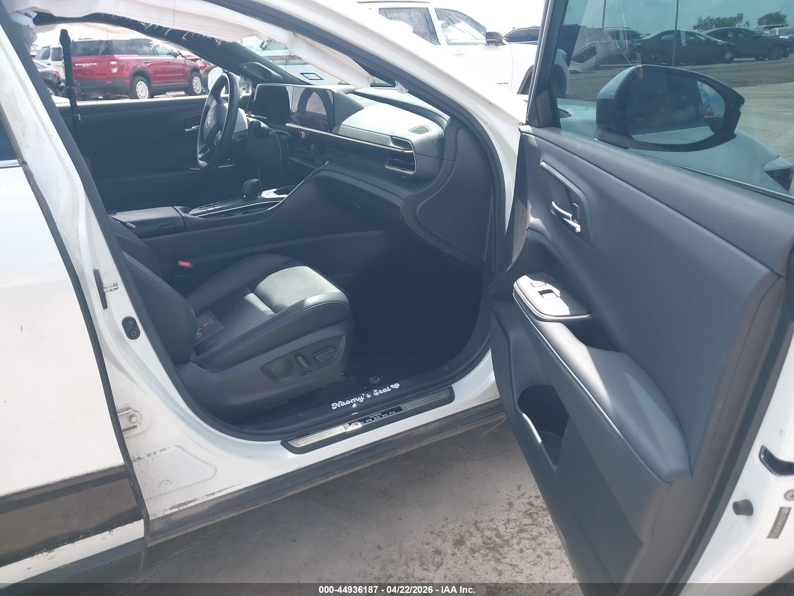 2023 Toyota Crown Limited White vin: JTDAAAAF4P3017676