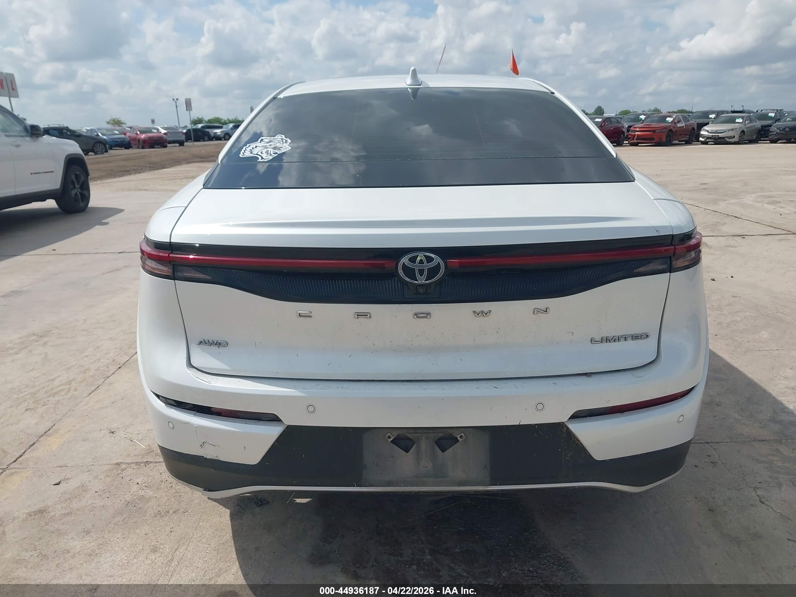 2023 Toyota Crown Limited White vin: JTDAAAAF4P3017676