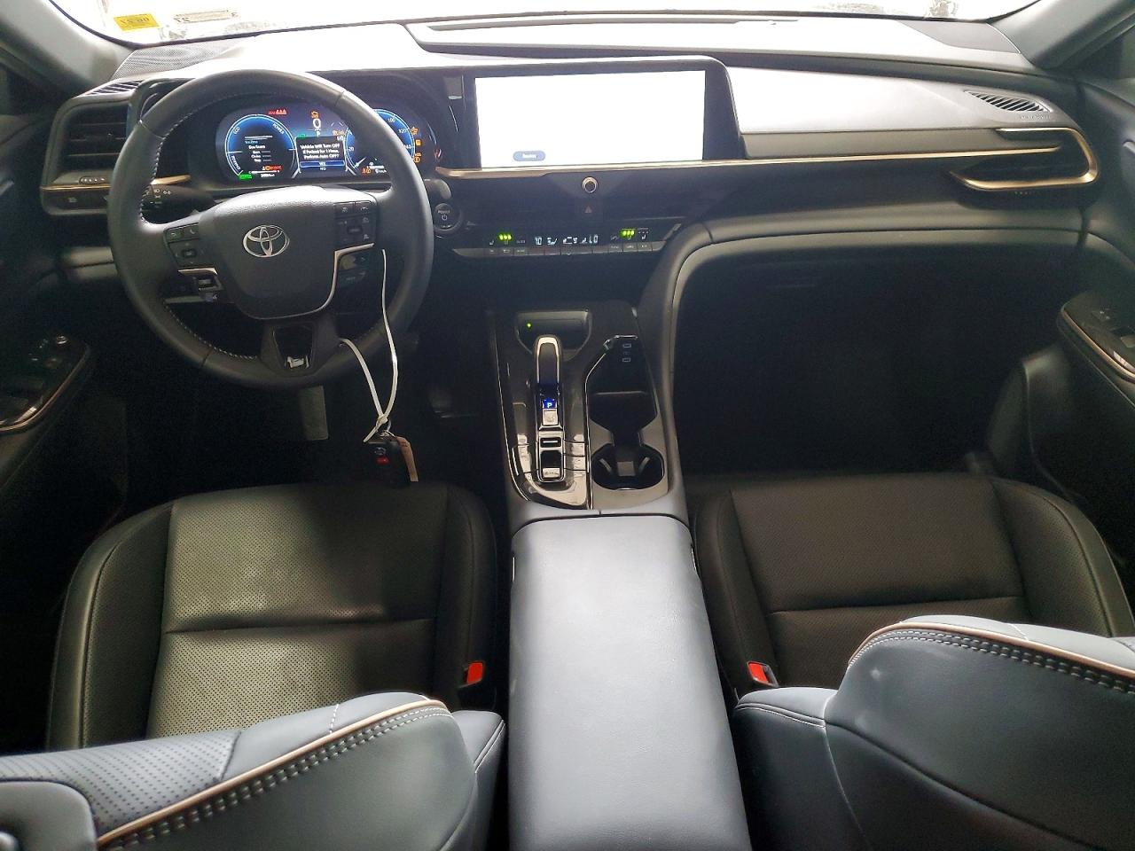 2026 Toyota Crown Xle White vin: JTDAAAAF8T3039416