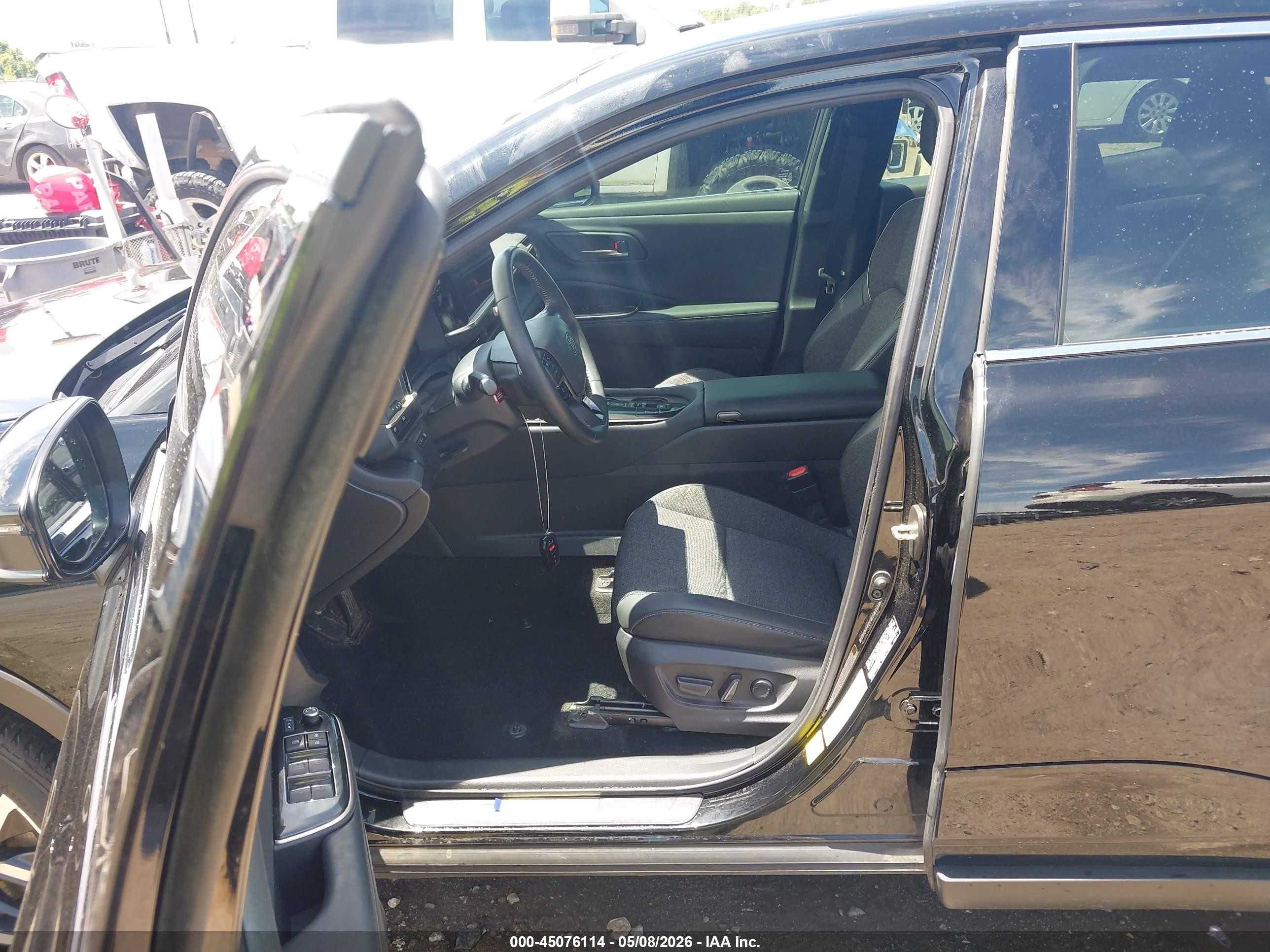 2024 Toyota Crown Xle Черный vin: JTDAAAAFXR3018656