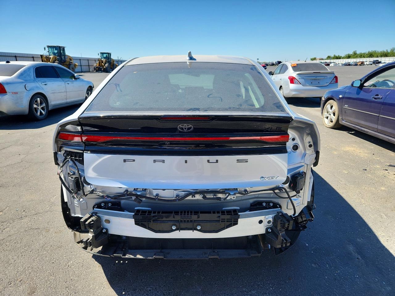 2025 Toyota Prius Xle Серебряный vin: JTDACAAU3S3059242