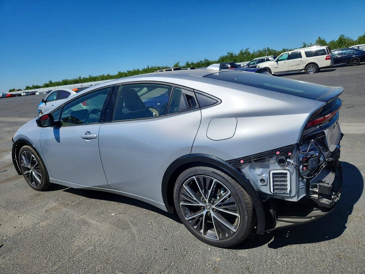 2025 Toyota Prius Xle Серебряный vin: JTDACAAU3S3059242