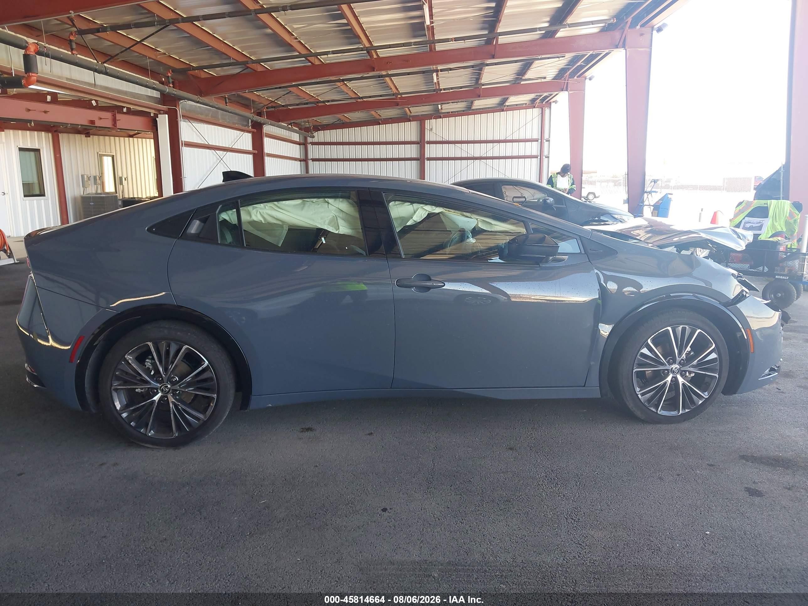 2026 Toyota Prius Xle Gray vin: JTDACAAU3T3078598