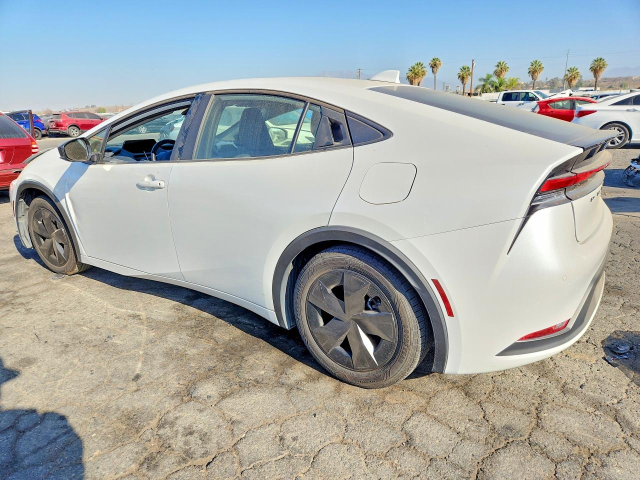 2024 Toyota Prius Le White vin: JTDACAAU5R3037320