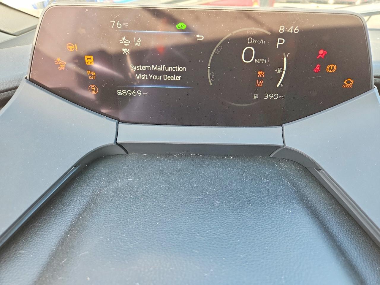2024 Toyota Prius Le White vin: JTDACAAU5R3037320