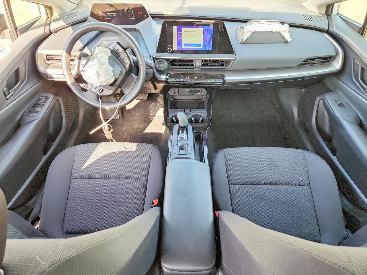 2024 Toyota Prius Le White vin: JTDACAAU5R3037320