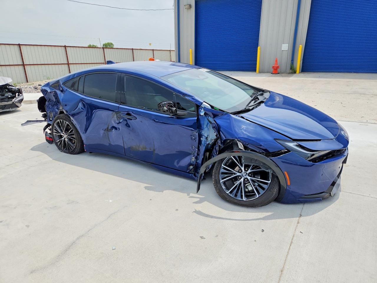 2025 Toyota Prius Xle Blue vin: JTDACAAU5S3057864