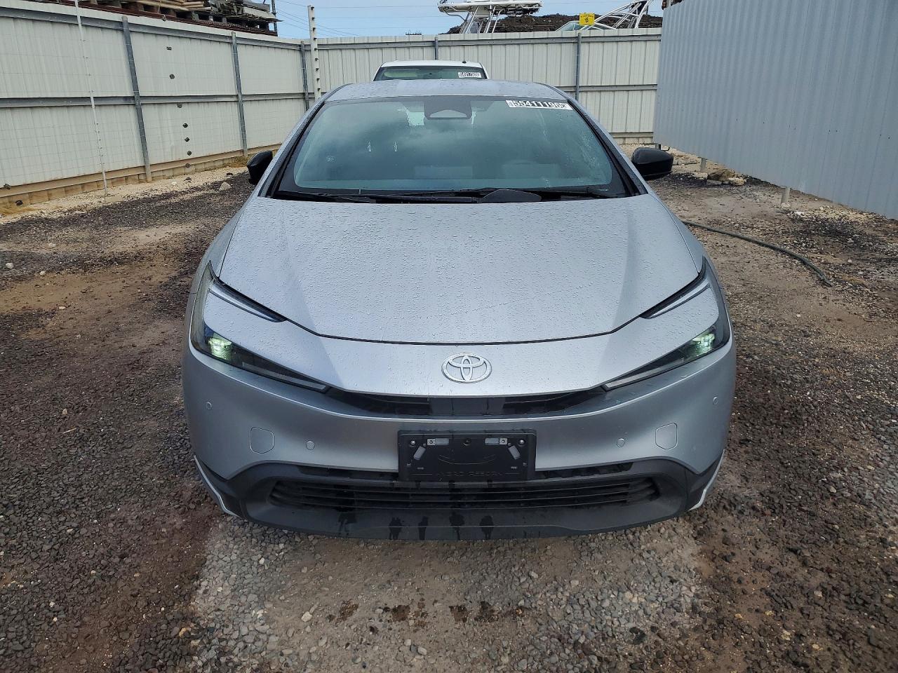 2026 Toyota Prius Le Gray vin: JTDACAAU6T3075422