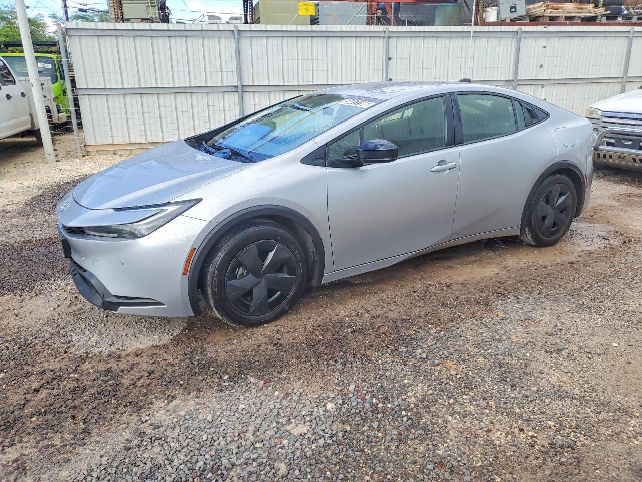 2026 Toyota Prius Le Gray vin: JTDACAAU6T3075422