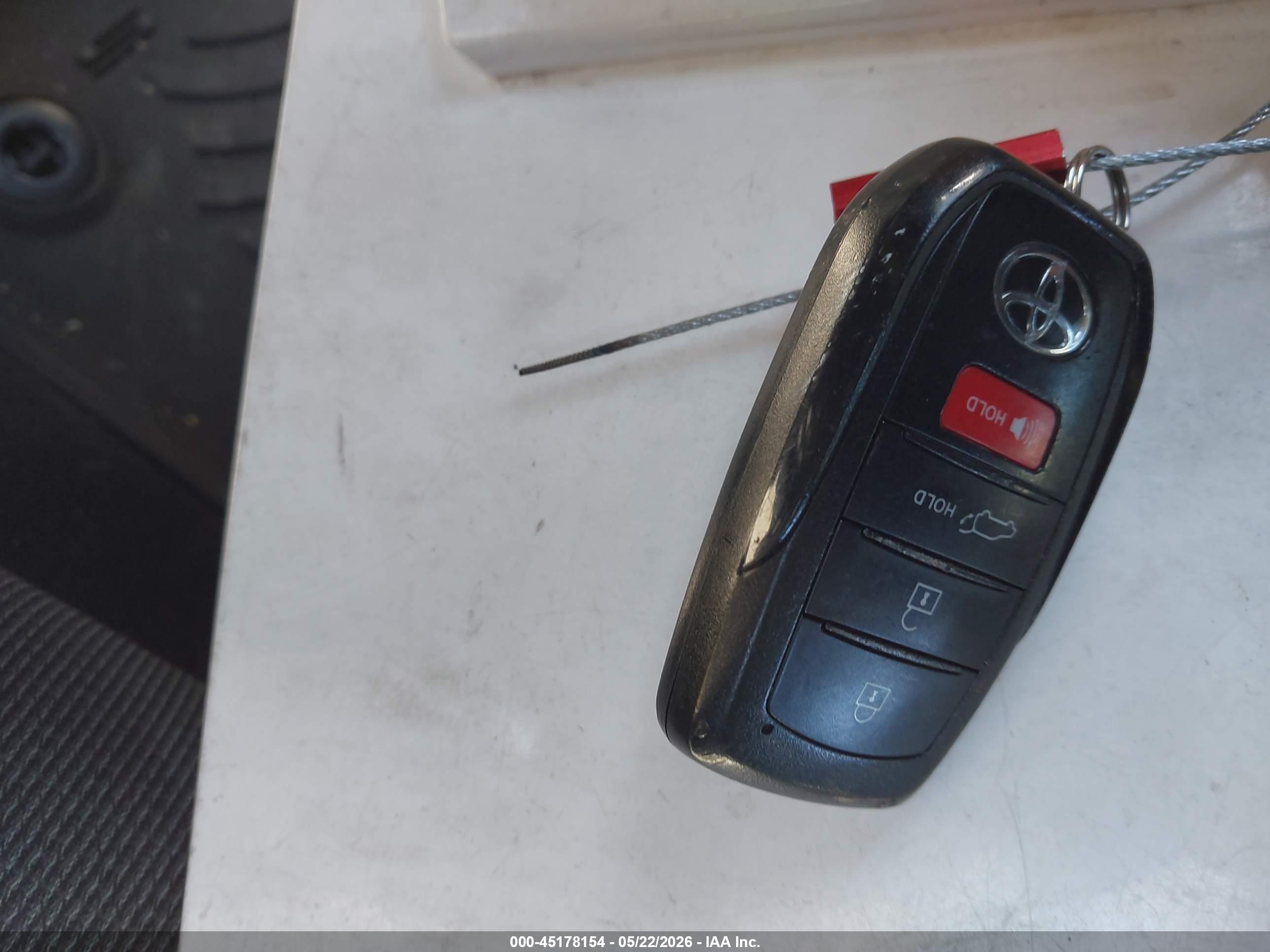 2024 Toyota Prius Le White vin: JTDACAAU7R3015626