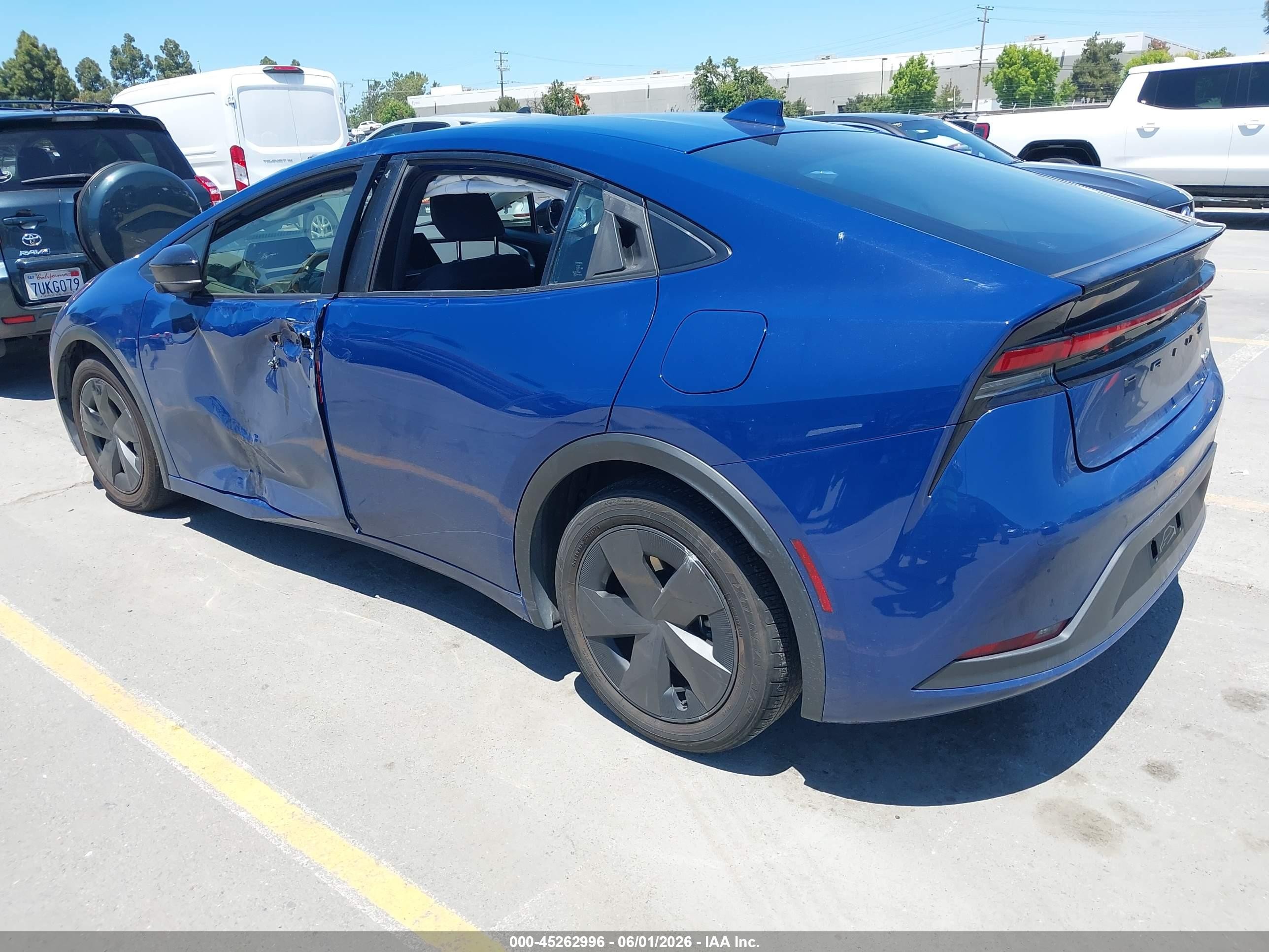 2023 Toyota Prius Le Blue vin: JTDACAAU8P3006933