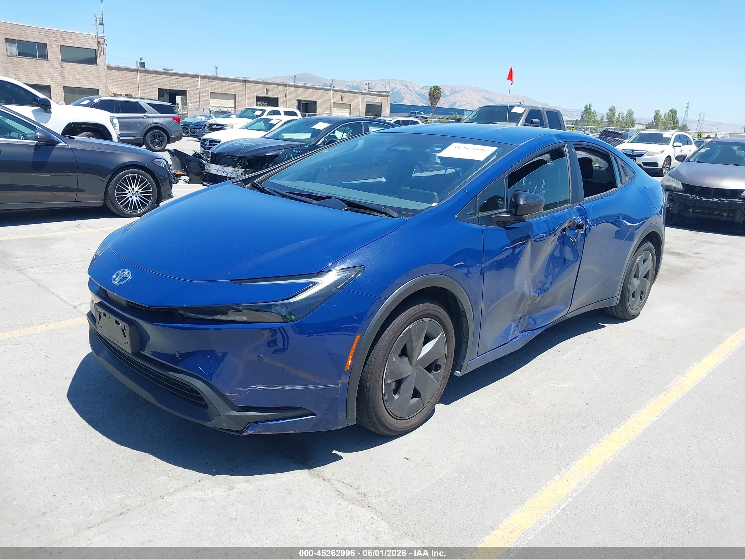 2023 Toyota Prius Le Blue vin: JTDACAAU8P3006933