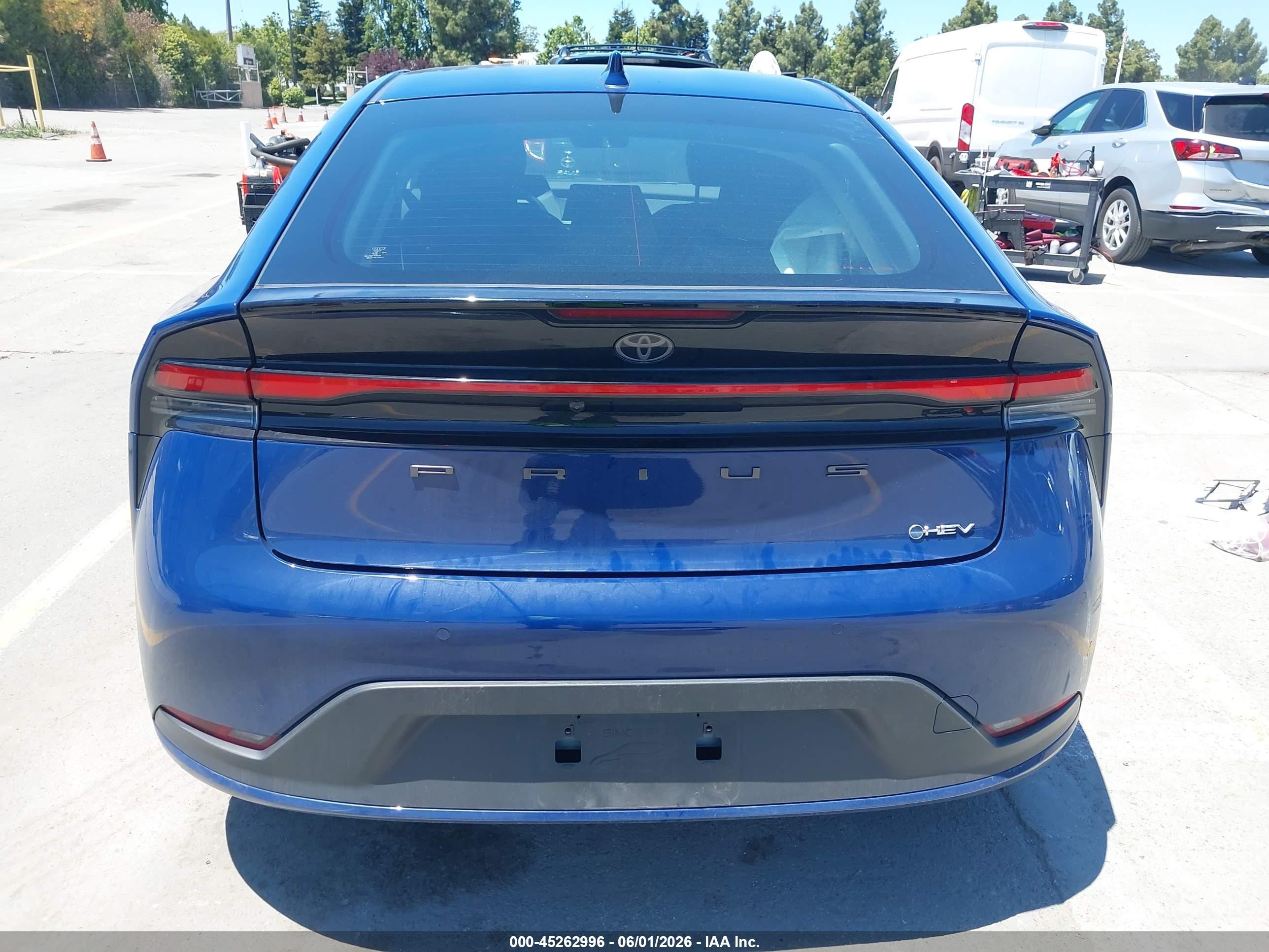 2023 Toyota Prius Le Blue vin: JTDACAAU8P3006933
