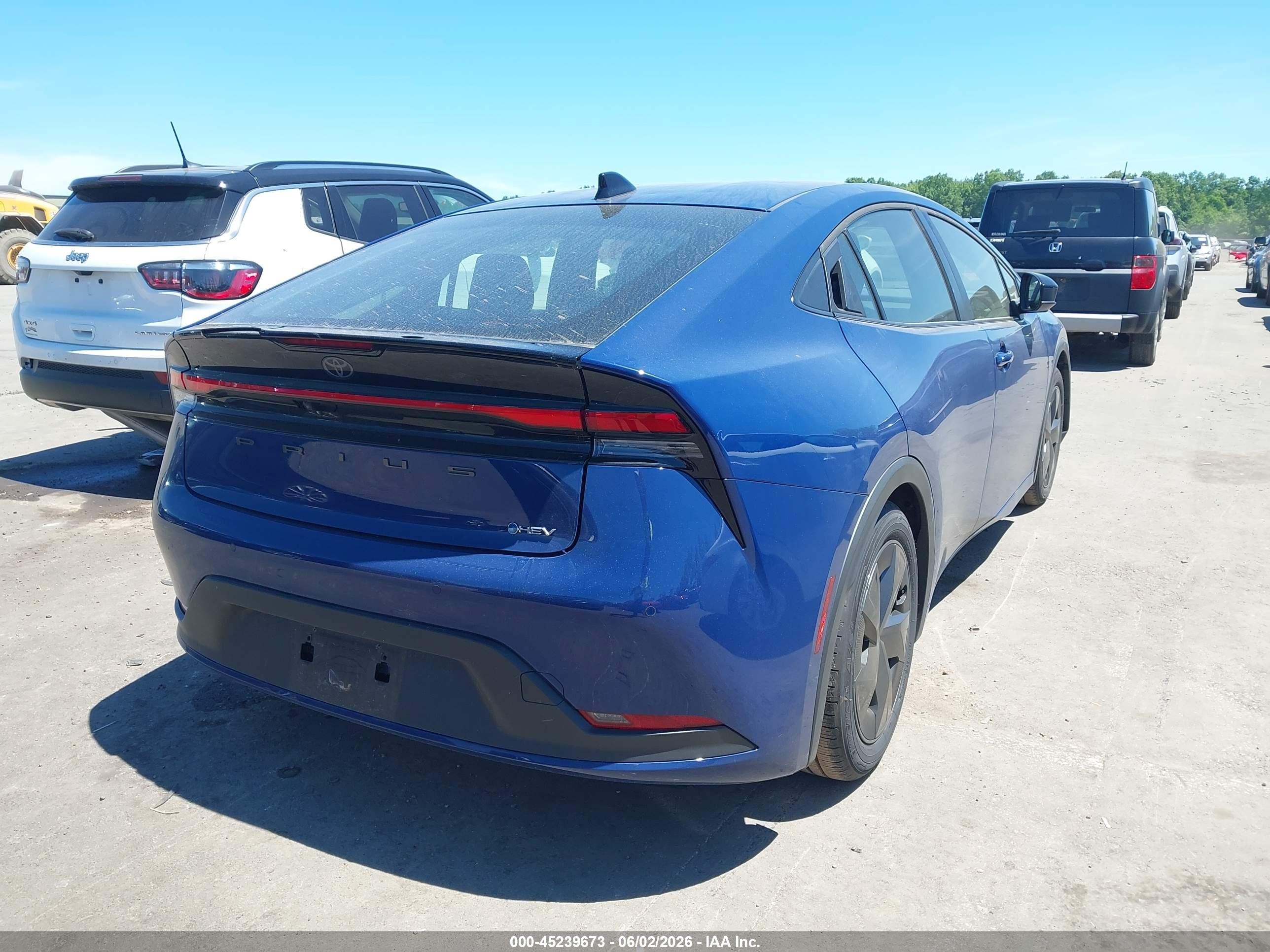 2026 Toyota Prius Le Black vin: JTDACAAUXT3075505