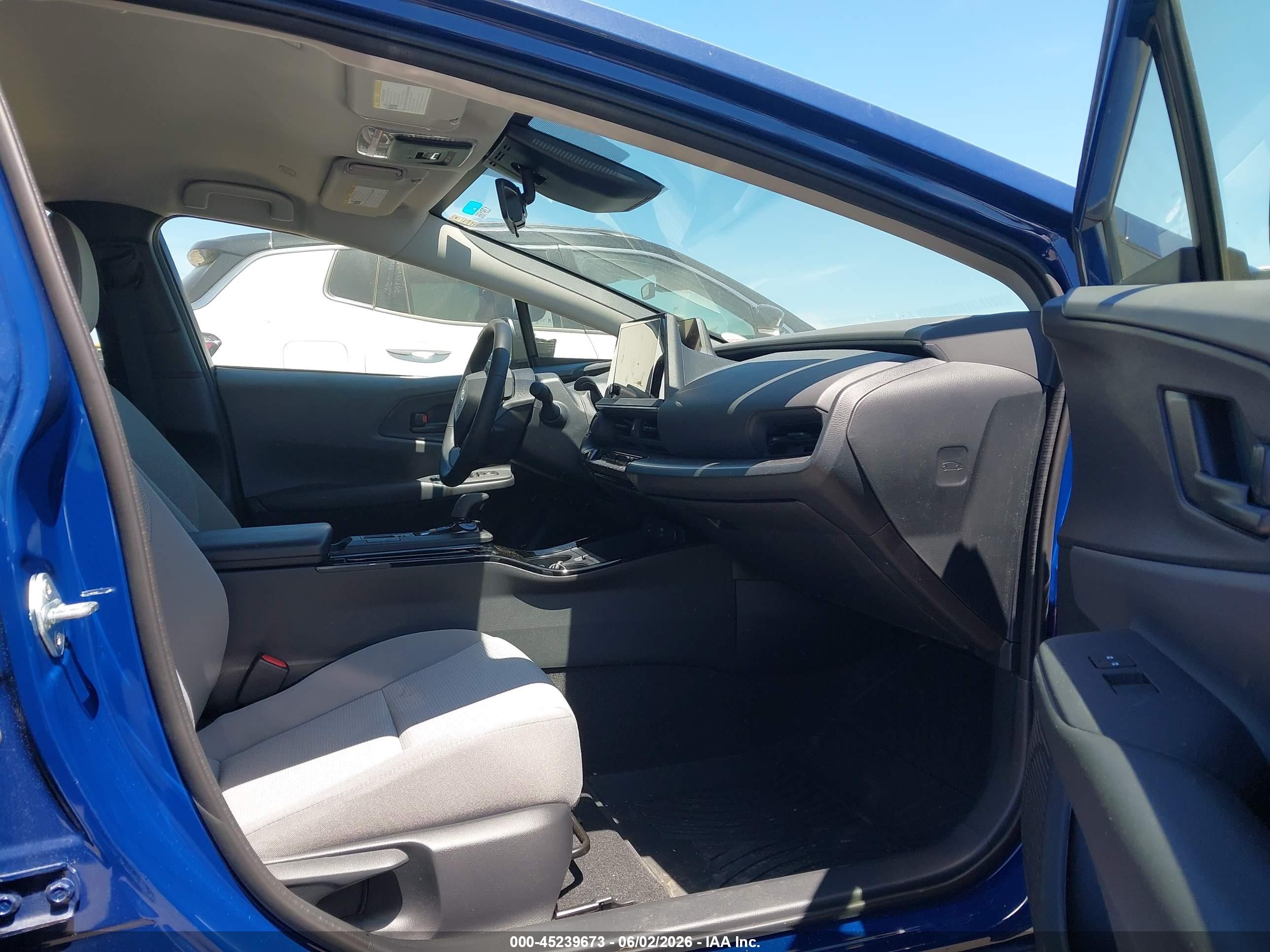 2026 Toyota Prius Le Black vin: JTDACAAUXT3075505