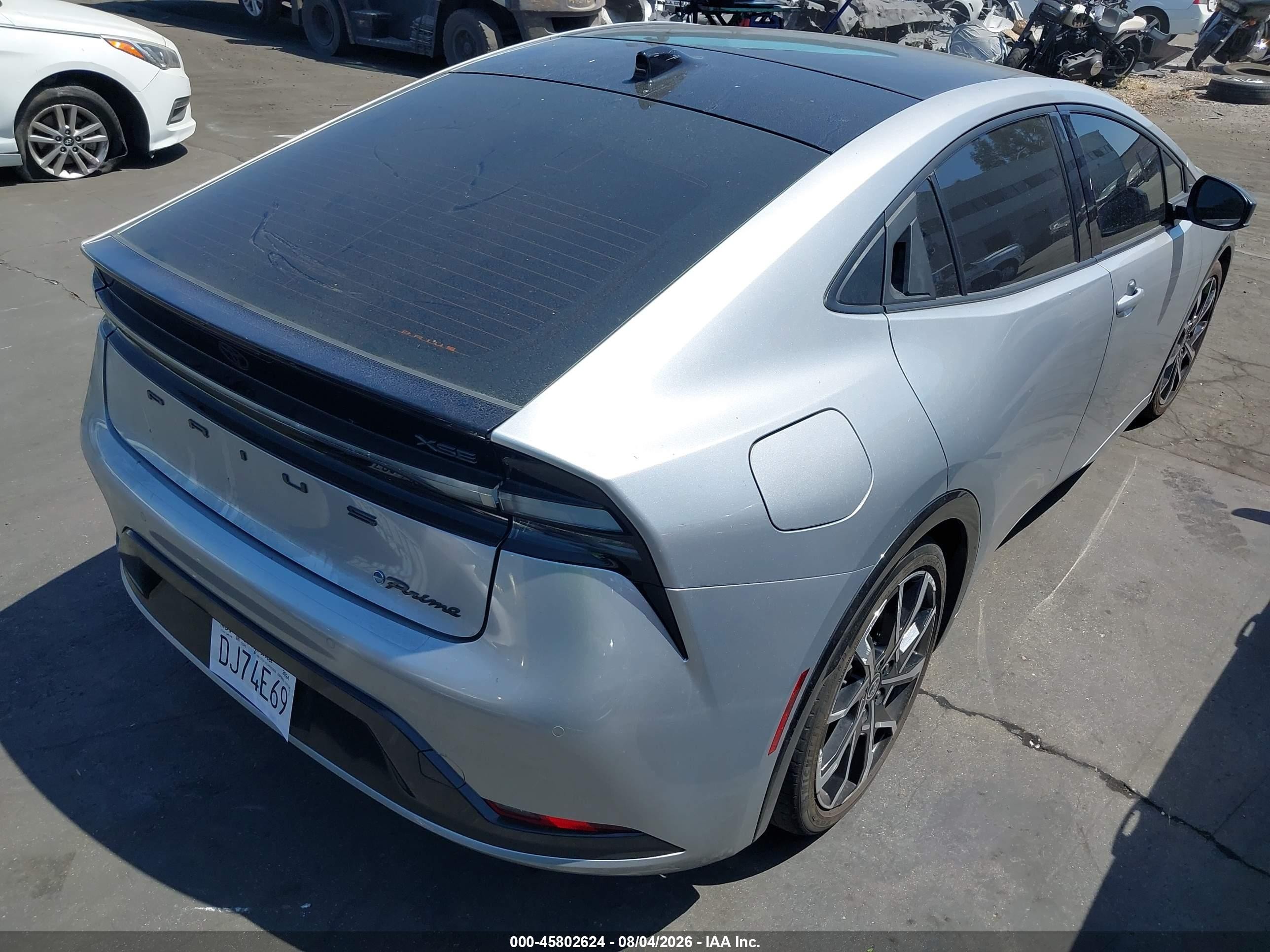 2024 Toyota Prius Prime Xse Silver vin: JTDACACU4R3025379