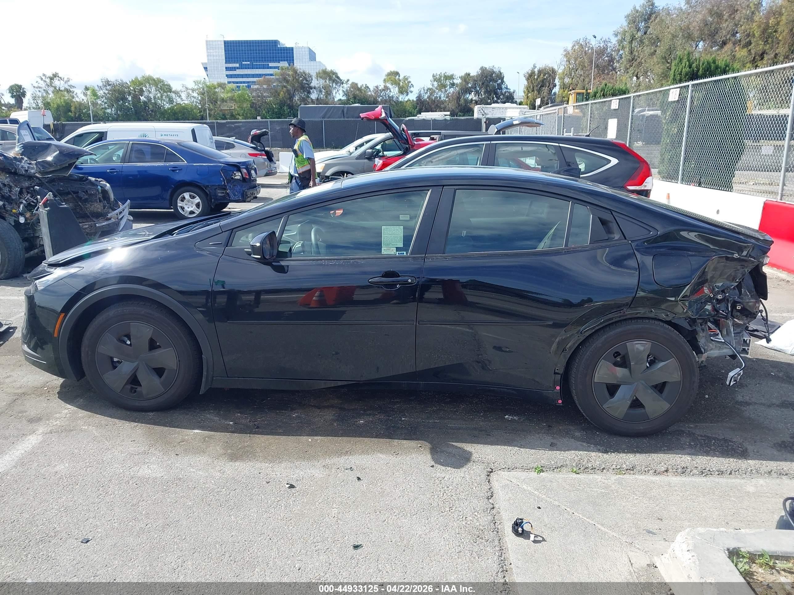 2025 Toyota Prius Plug-in Hybrid Se Black vin: JTDACACU8S3052090