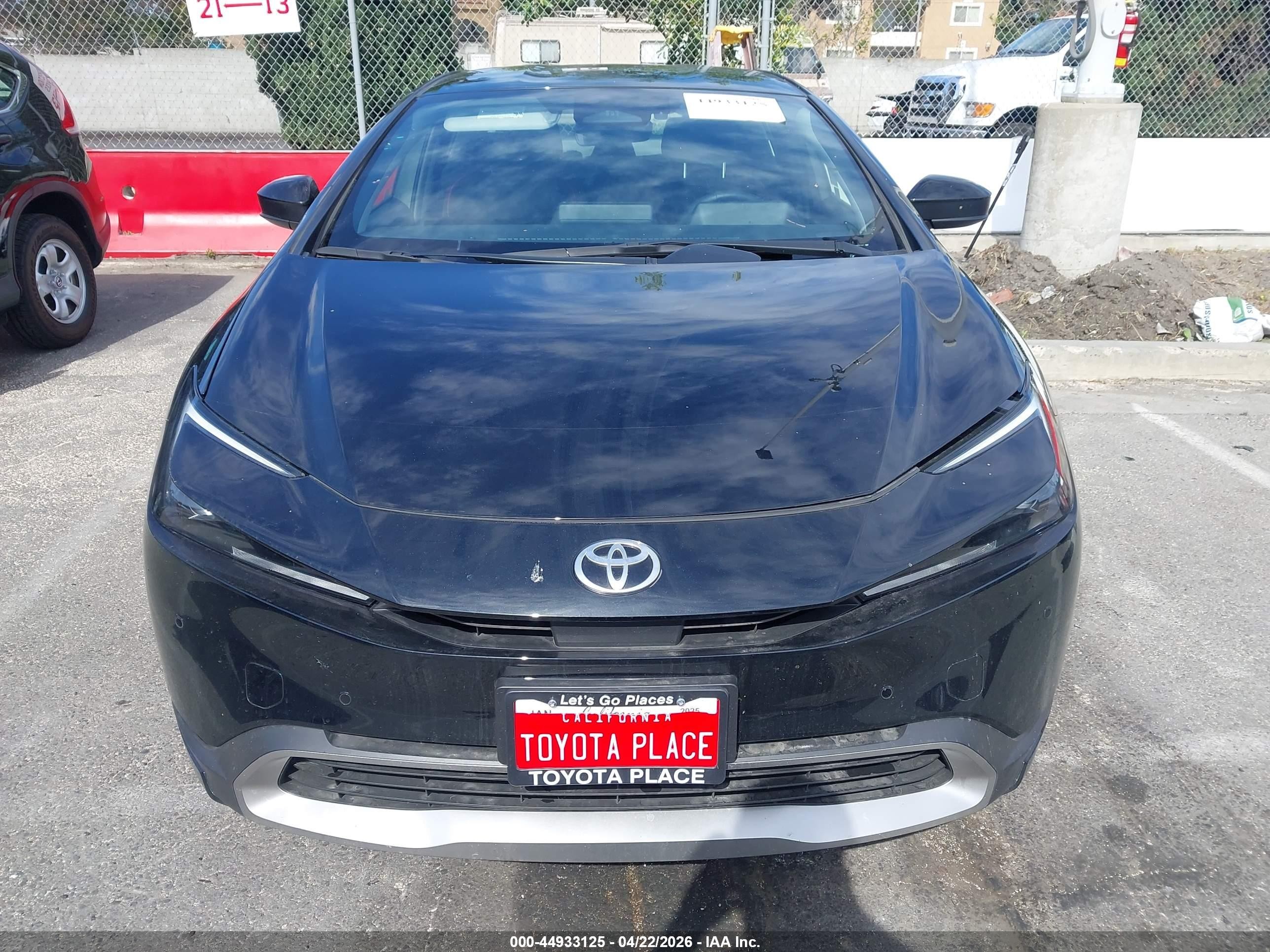 2025 Toyota Prius Plug-in Hybrid Se Black vin: JTDACACU8S3052090
