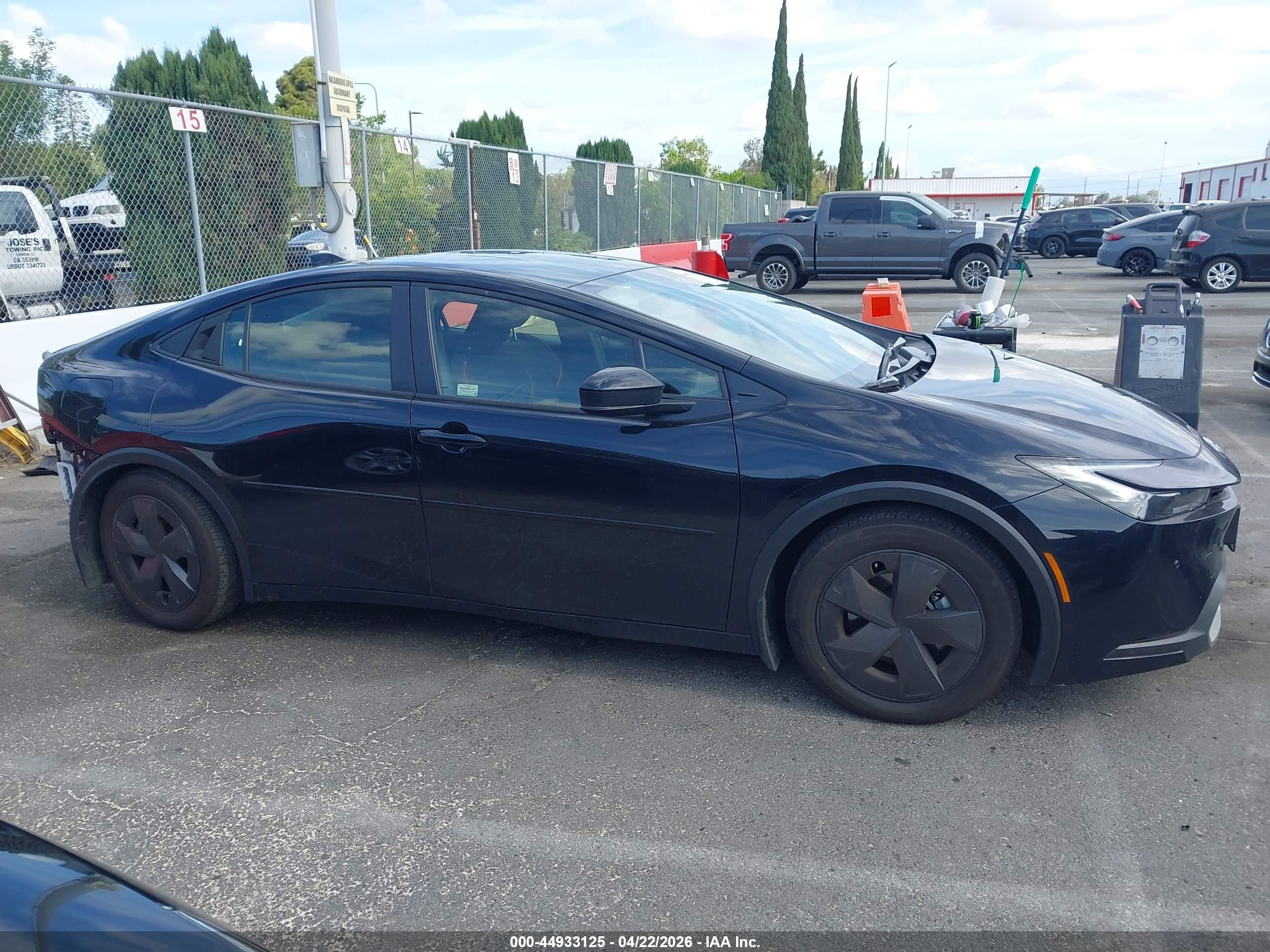 2025 Toyota Prius Plug-in Hybrid Se Black vin: JTDACACU8S3052090