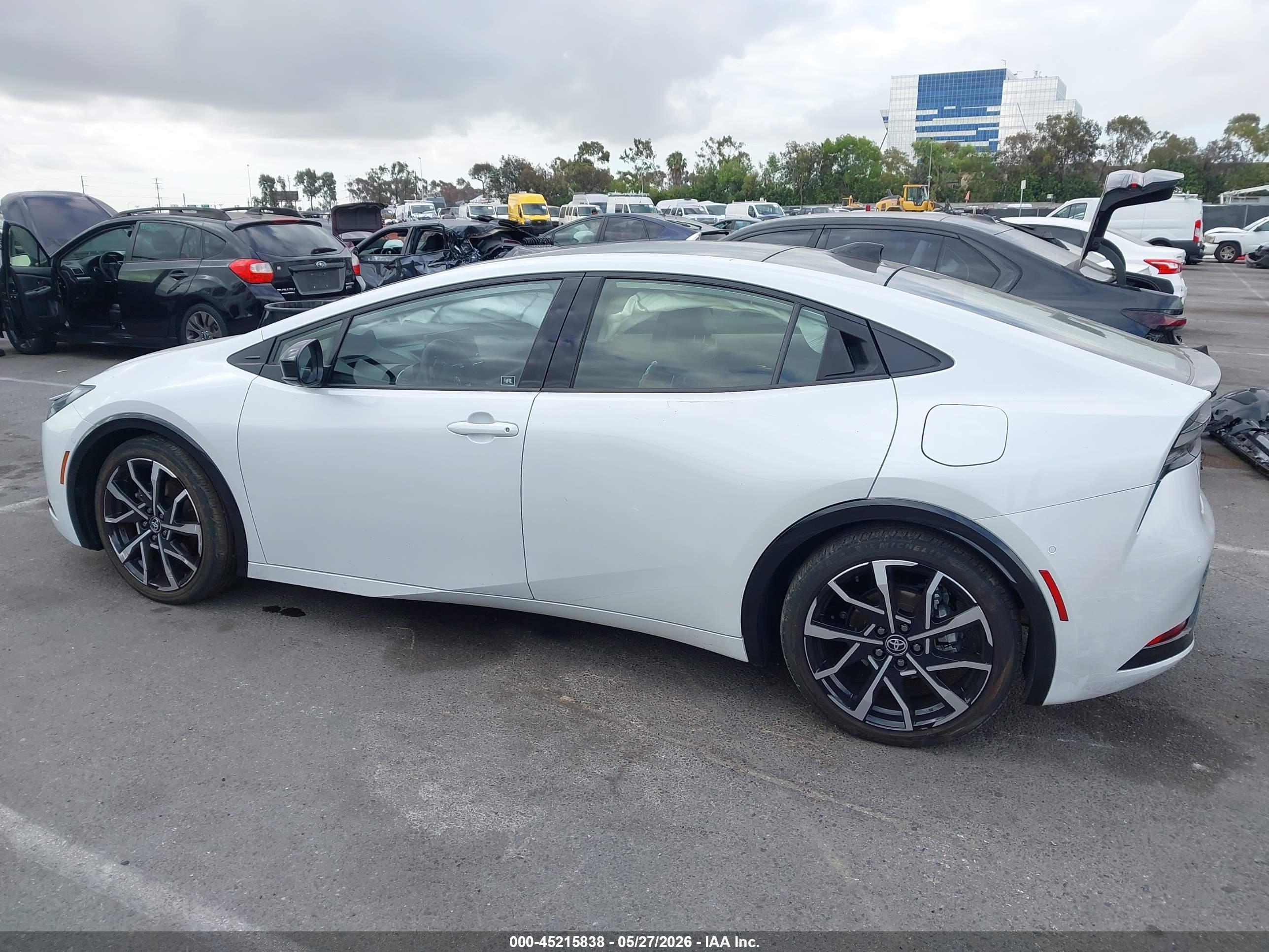 2024 Toyota Prius Prime Xse Premium White vin: JTDACACU9R3031341