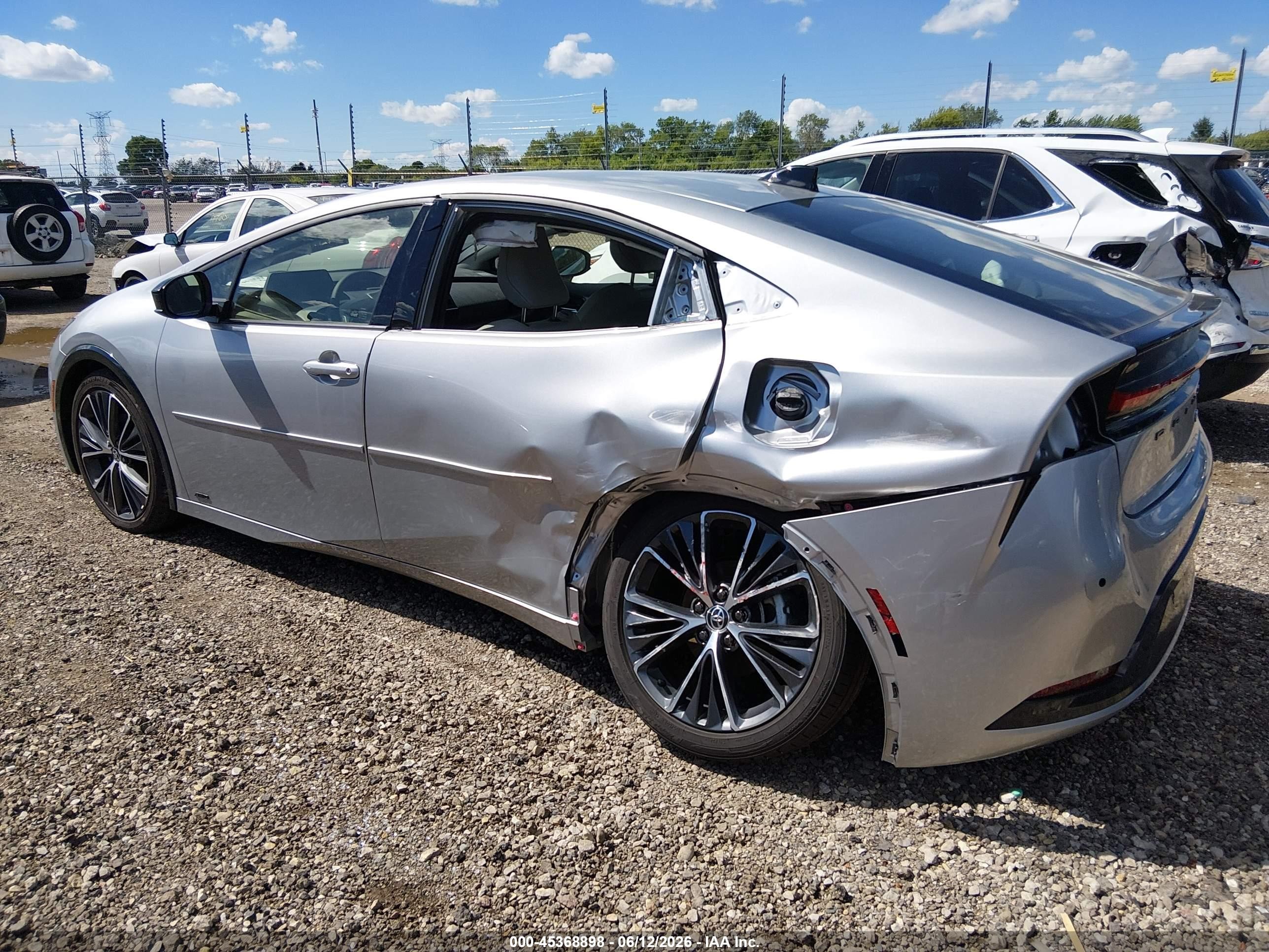 2026 Toyota Prius Xle Awd-e Silver vin: JTDADABU1T3034319