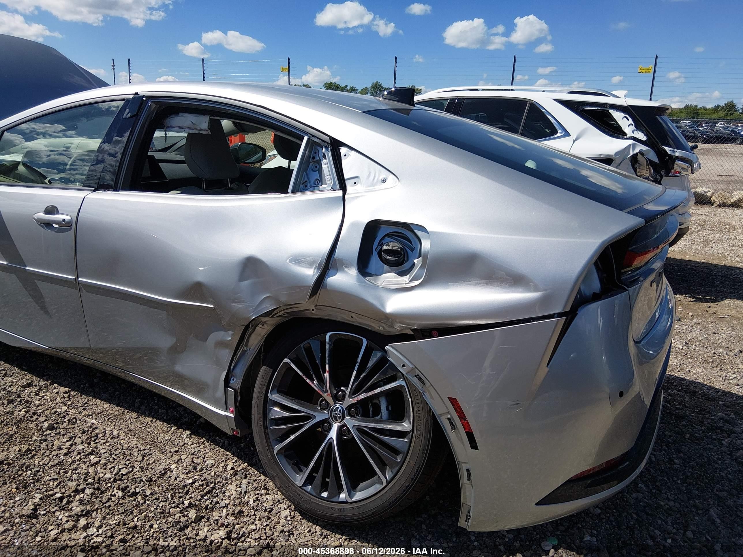 2026 Toyota Prius Xle Awd-e Silver vin: JTDADABU1T3034319