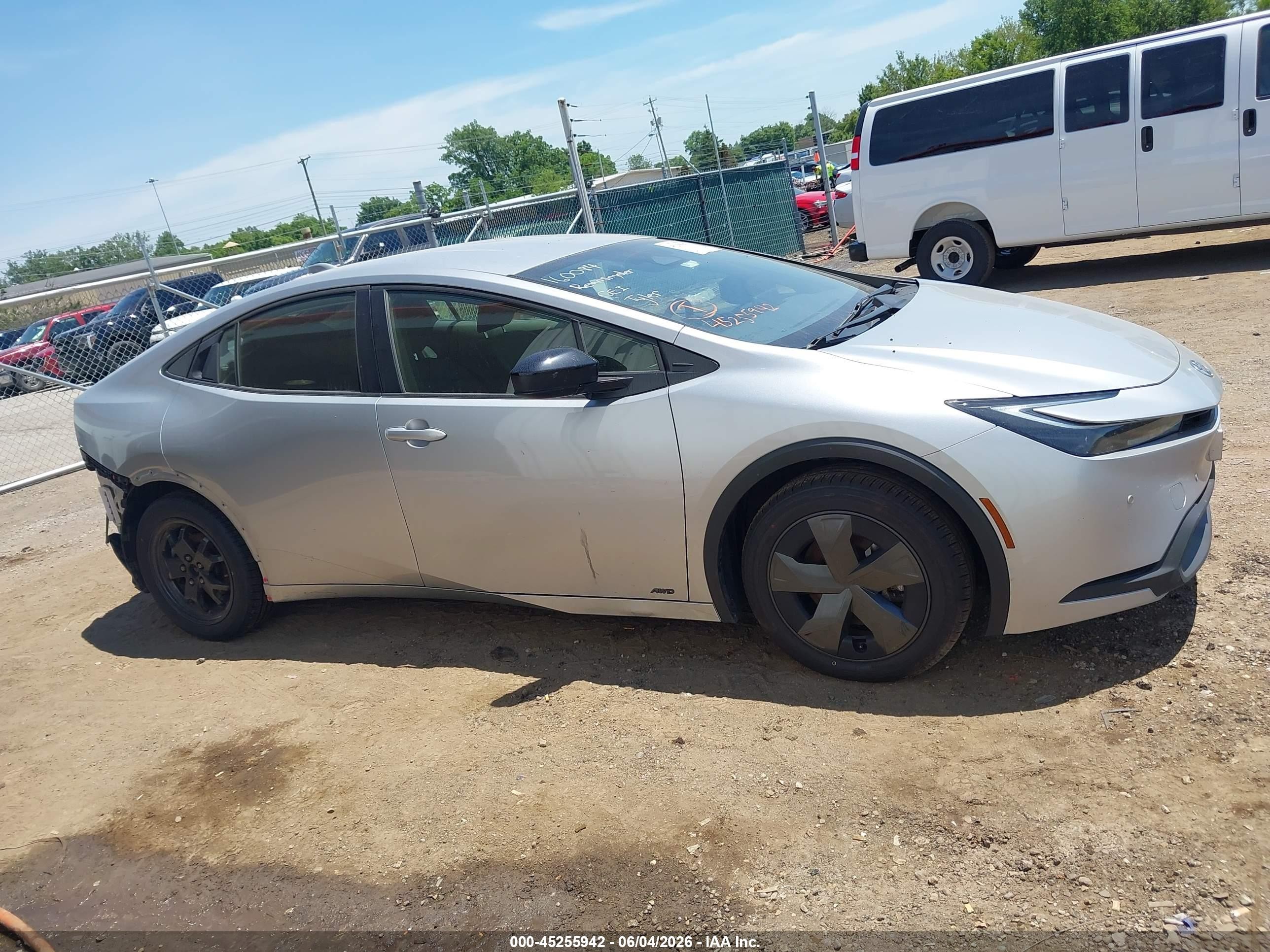 2024 Toyota Prius Le Awd-e Серый vin: JTDADABU7R3009109