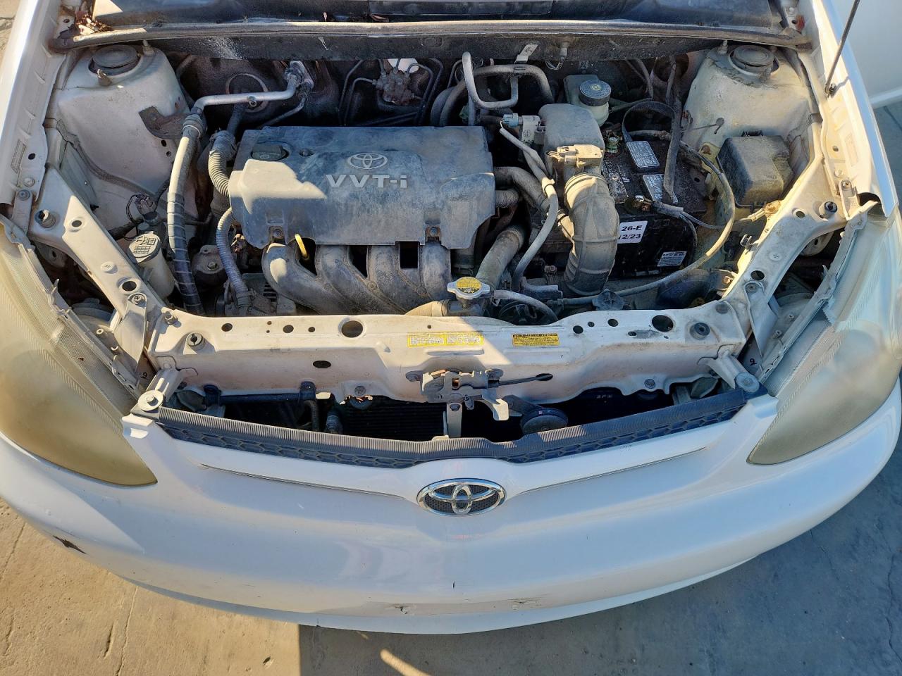 2004 Toyota Echo White vin: JTDAT123040337461
