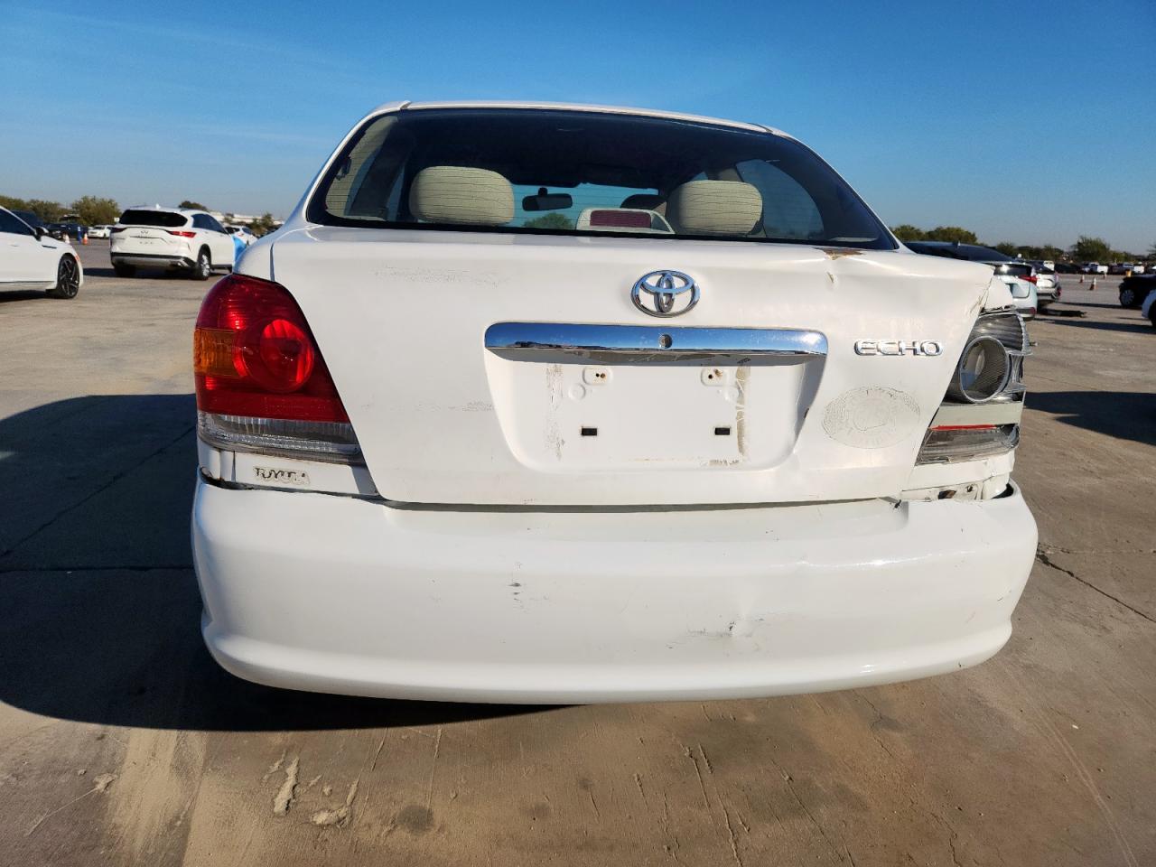 2004 Toyota Echo White vin: JTDAT123040337461