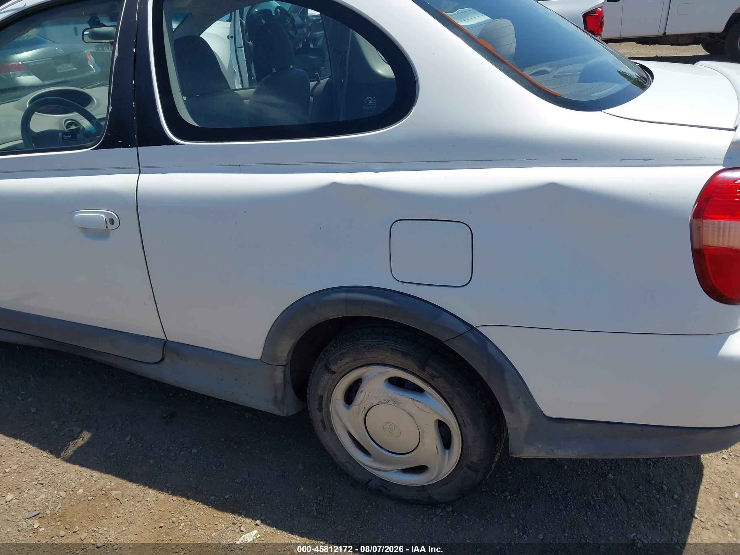 2000 Toyota Echo   White vin: JTDAT1230Y5004086