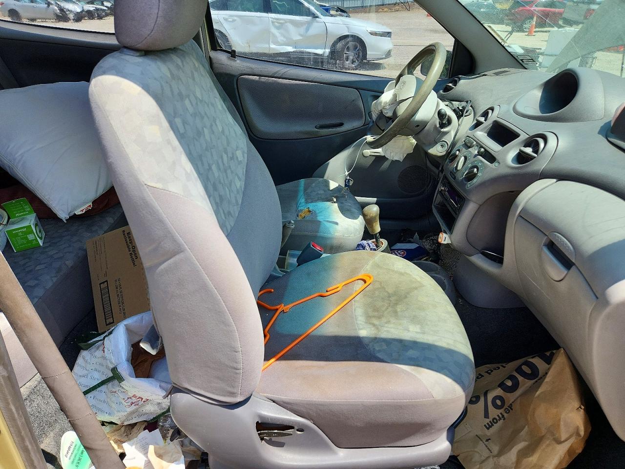 2001 Toyota Echo Base Золотой vin: JTDAT123510158182